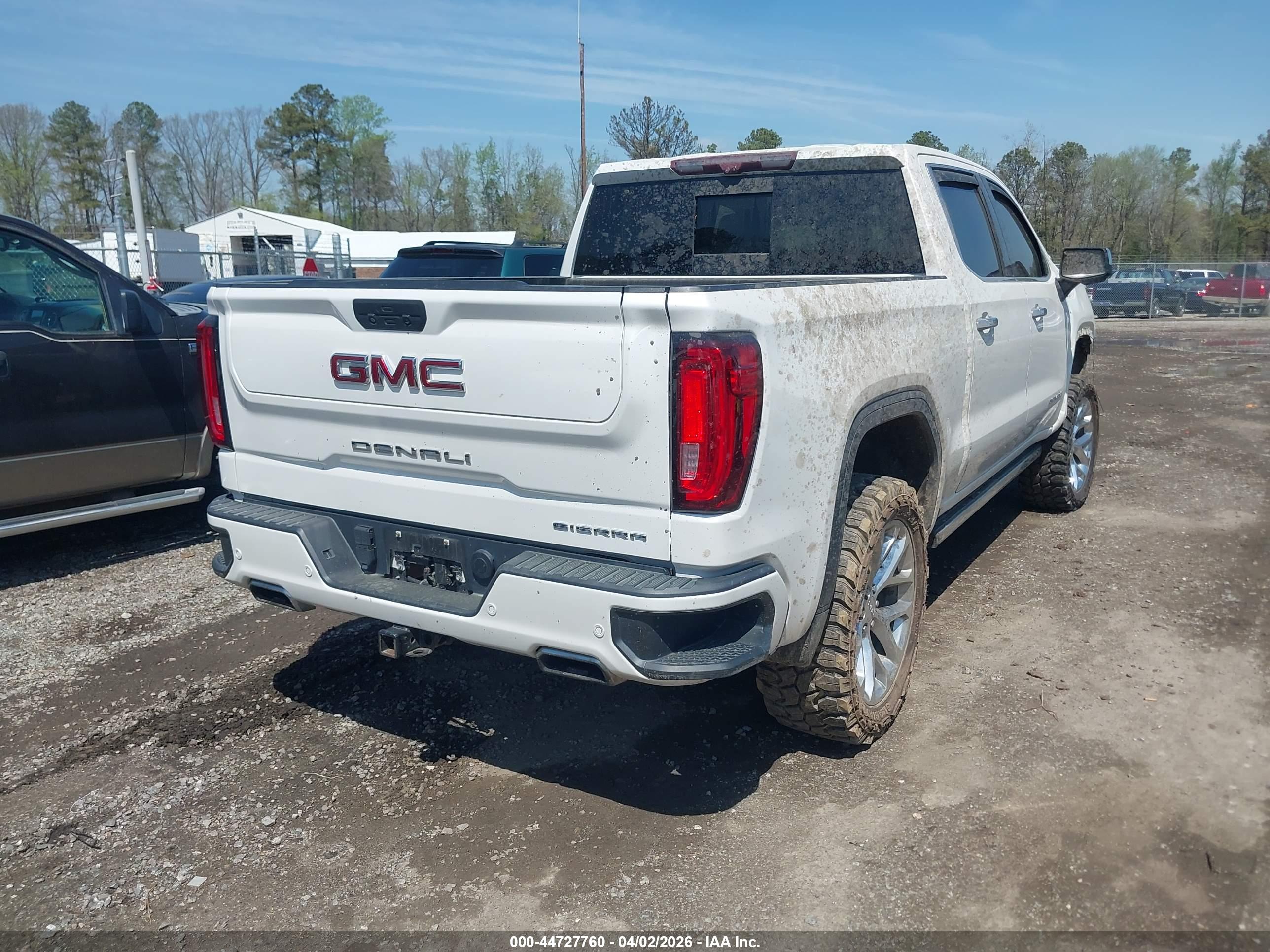 GMC SIERRA image 4