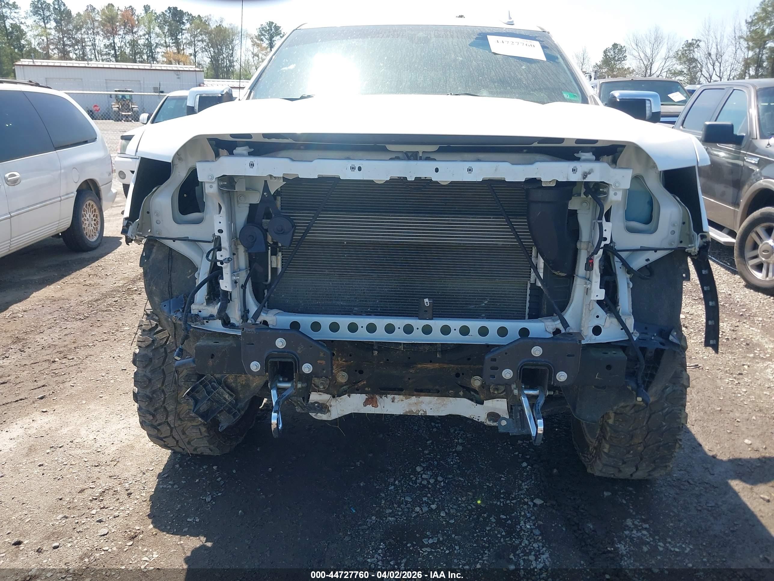 GMC SIERRA image 6