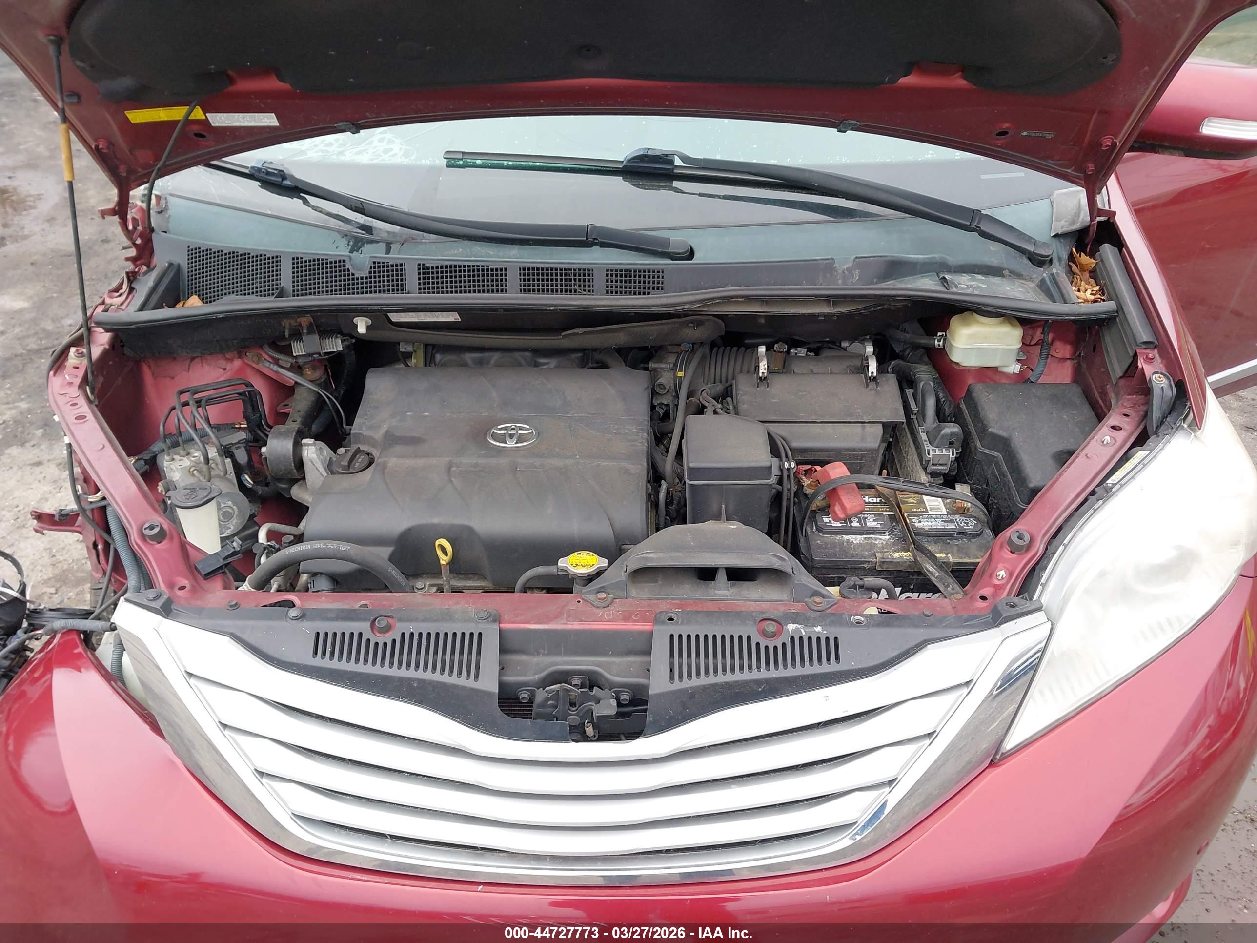 TOYOTA SIENNA image 10