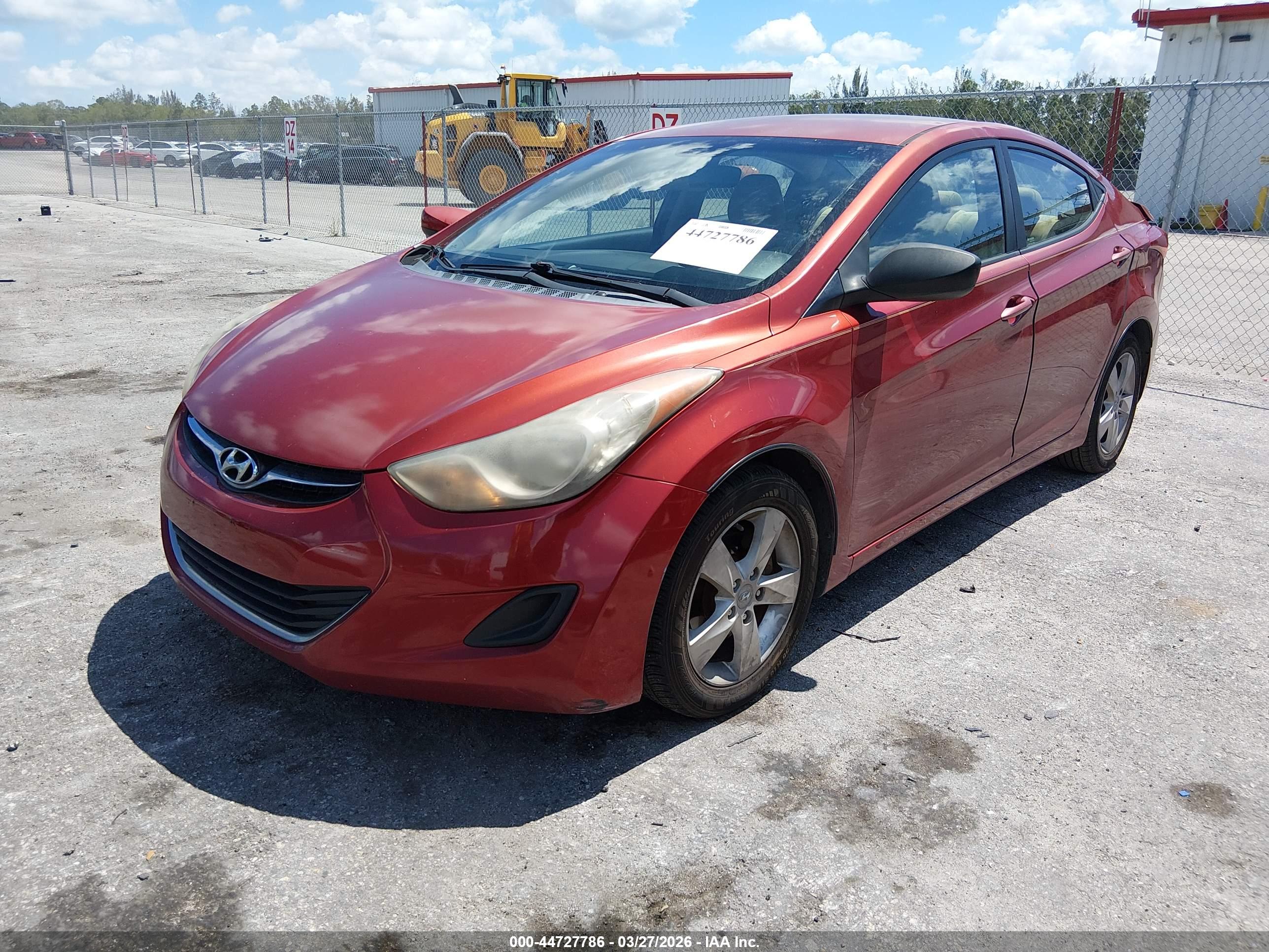 HYUNDAI ELANTRA image 2