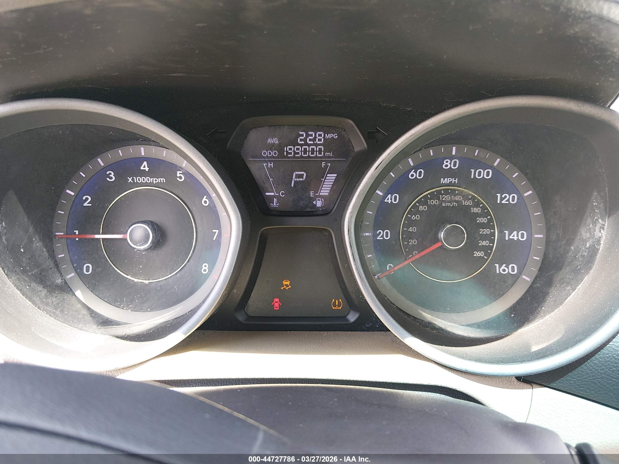 HYUNDAI ELANTRA image 7