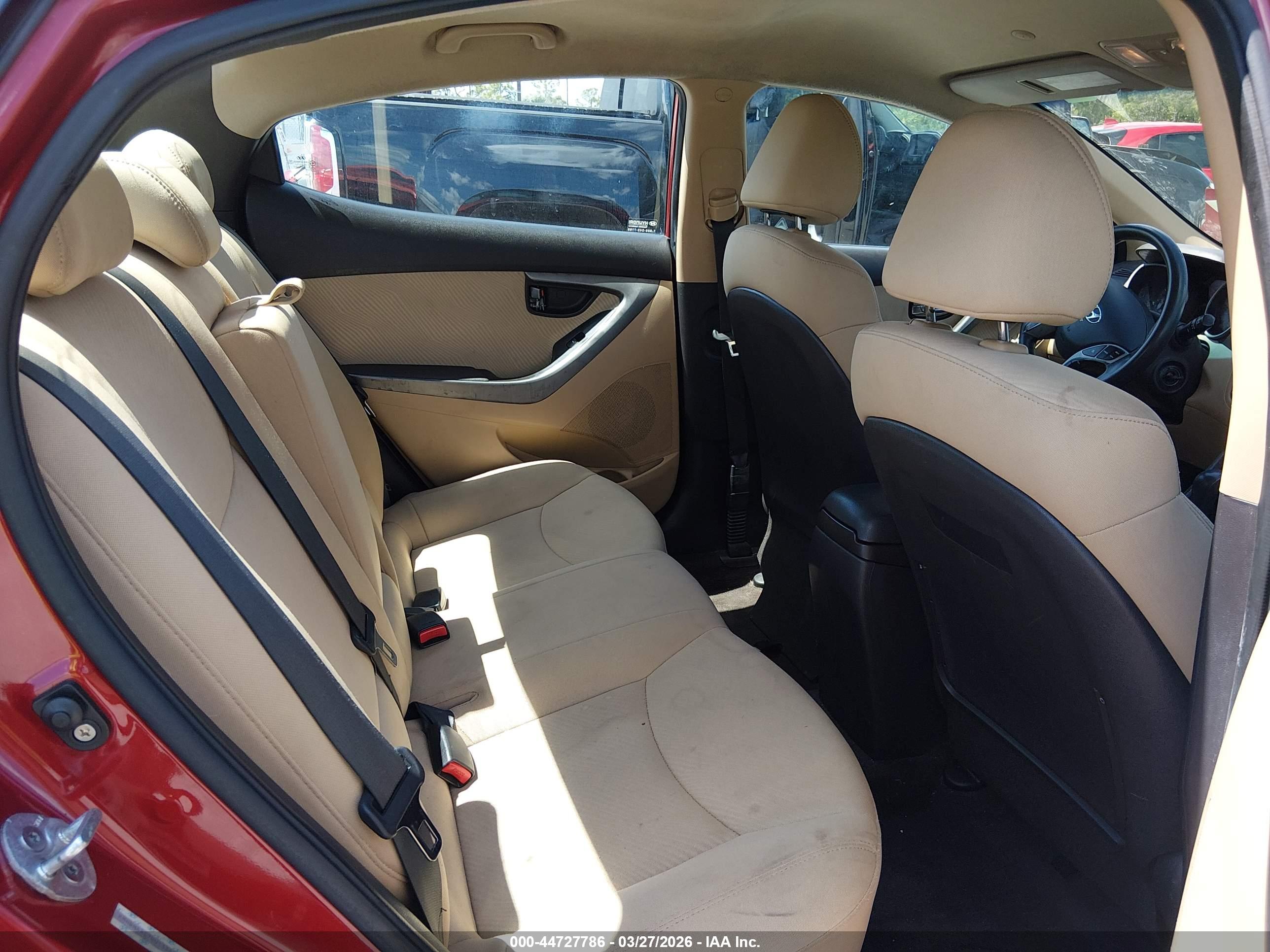 HYUNDAI ELANTRA image 8