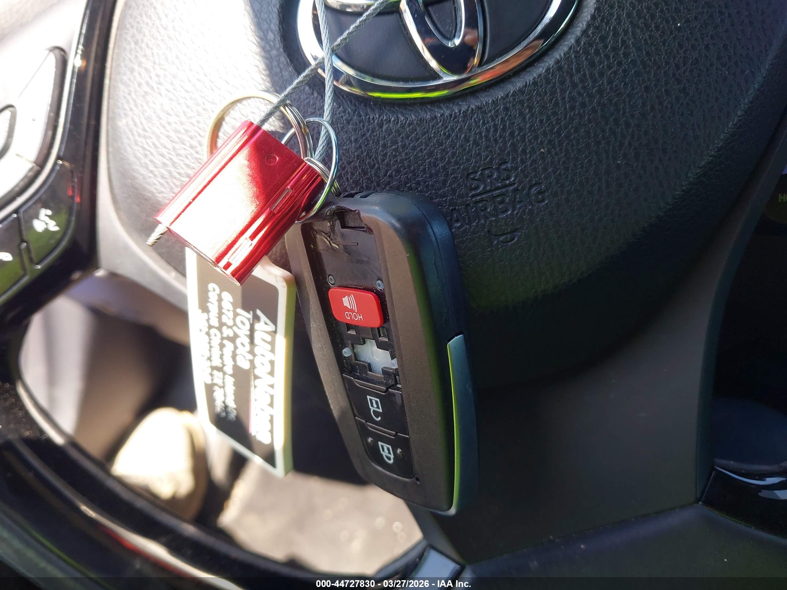 TOYOTA C-HR image 11