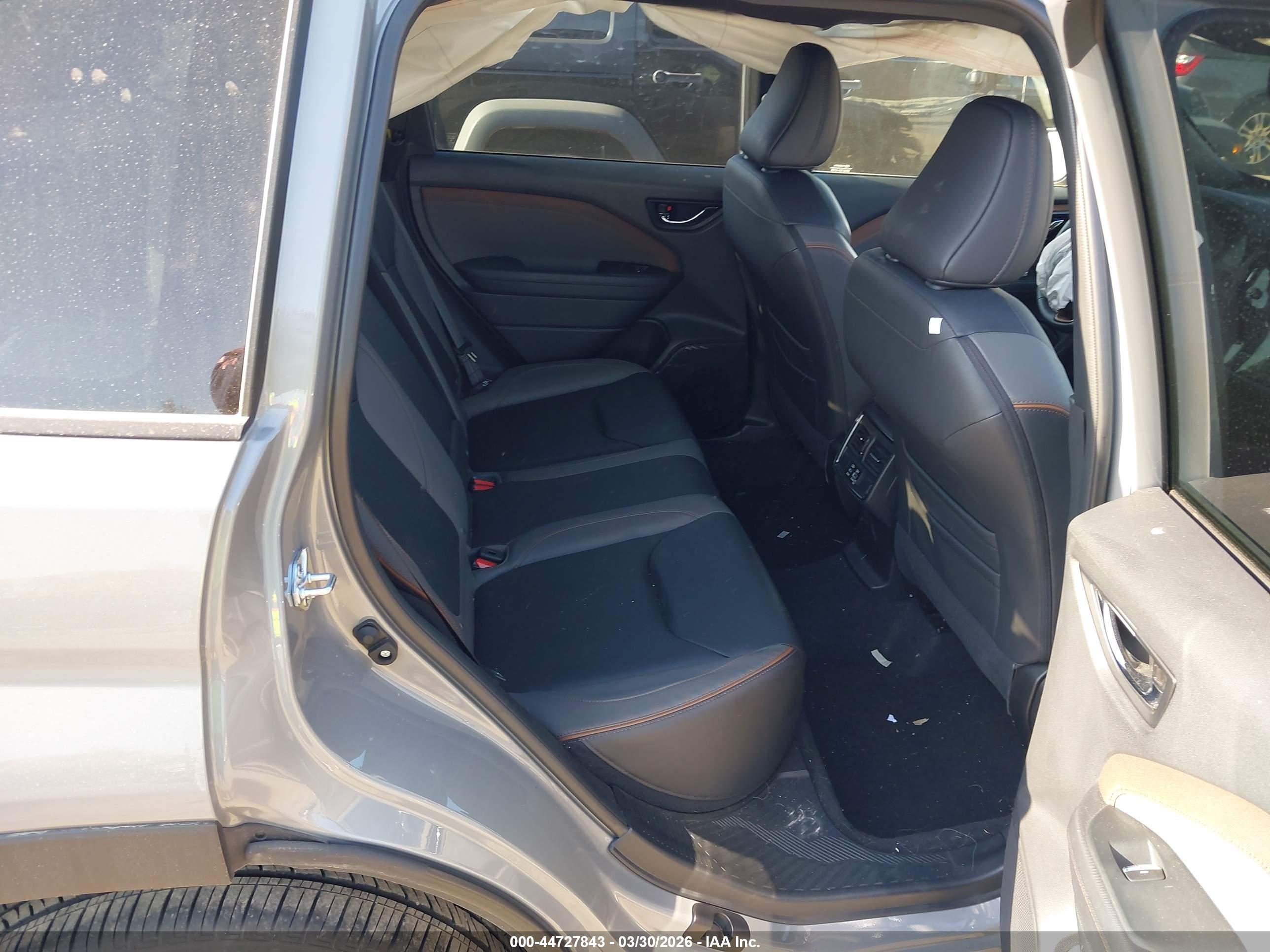 SUBARU FORESTER image 8