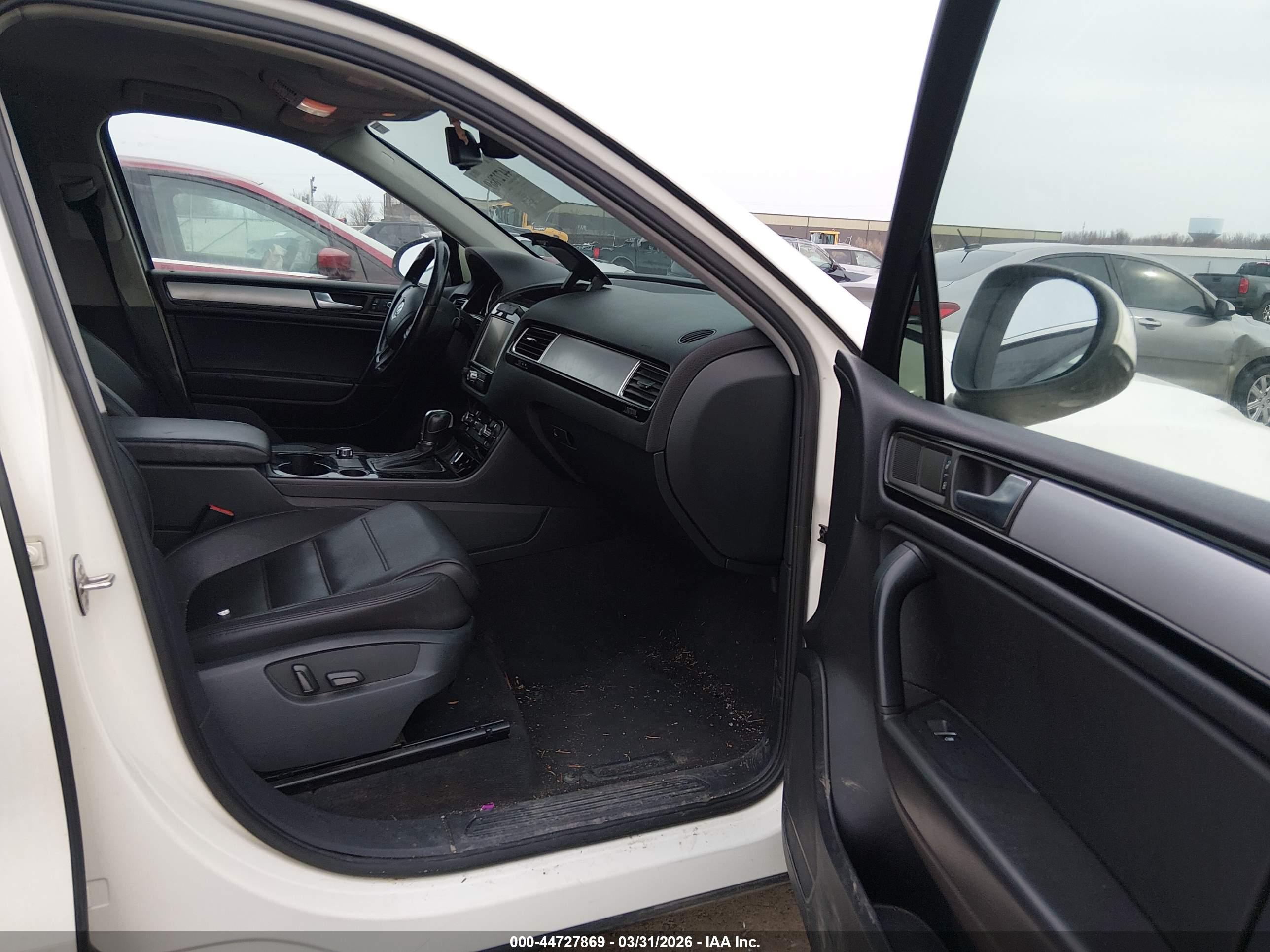 VOLKSWAGEN TOUAREG image 5