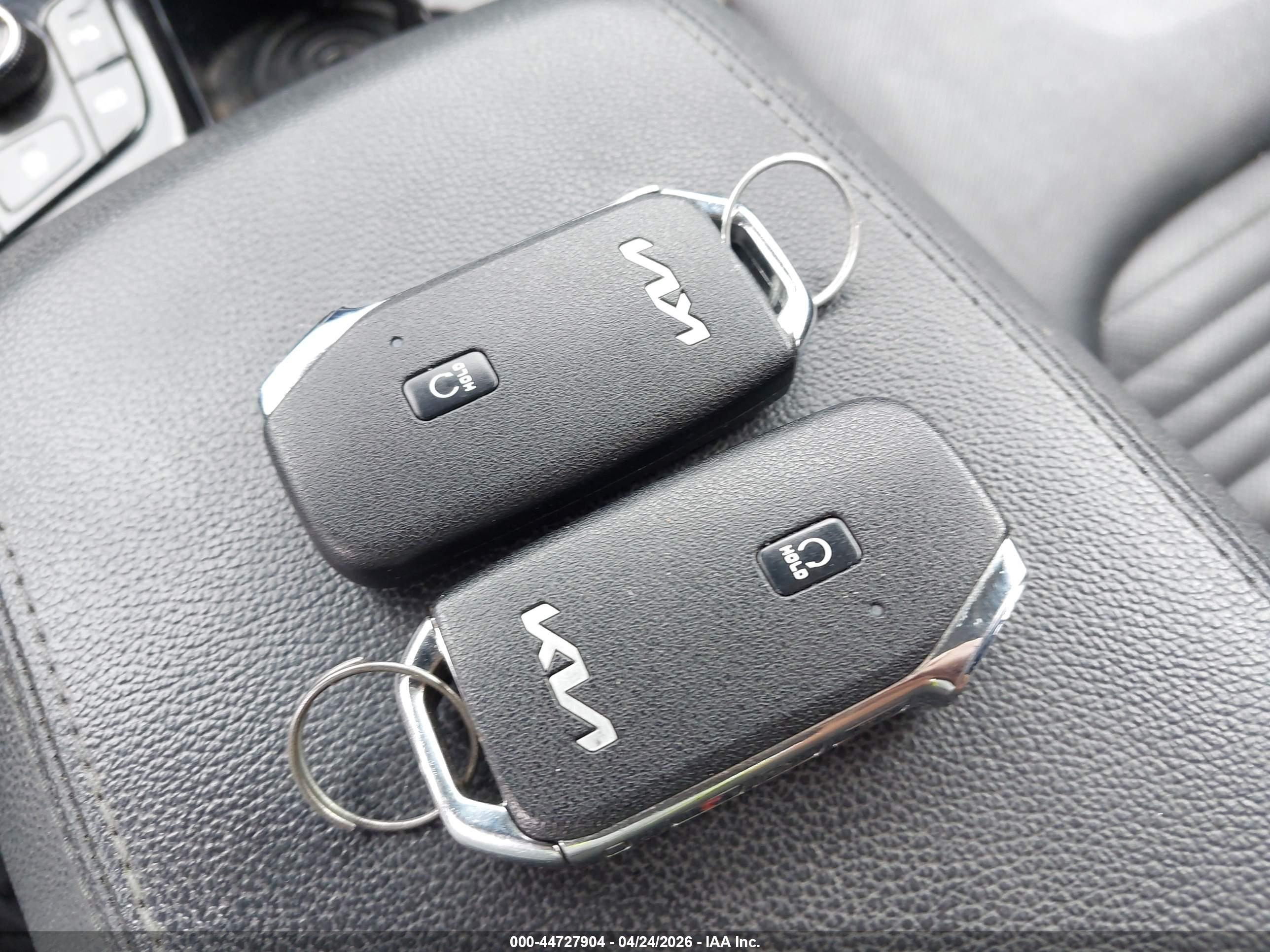KIA SPORTAGE image 11