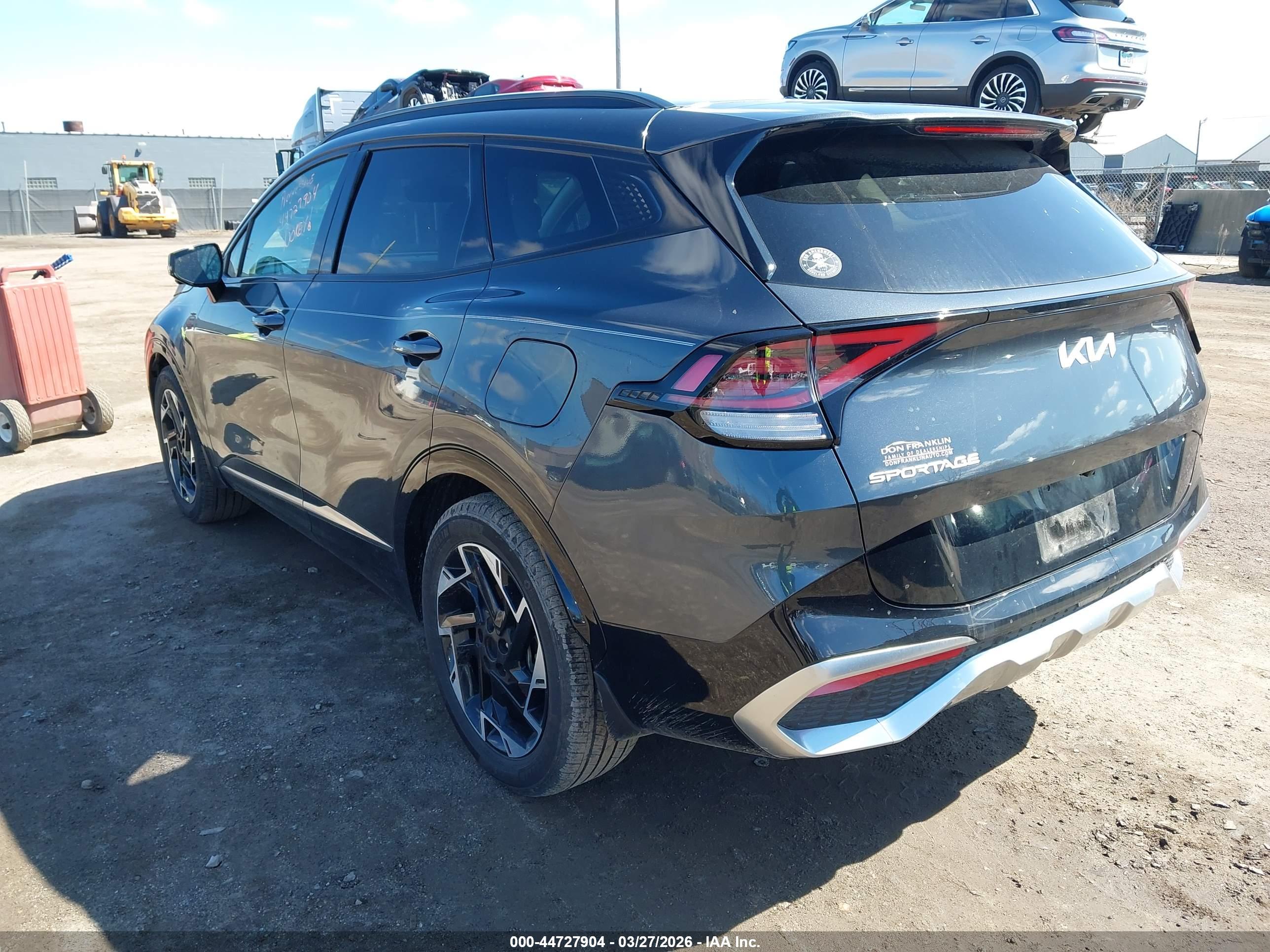 KIA SPORTAGE image 3