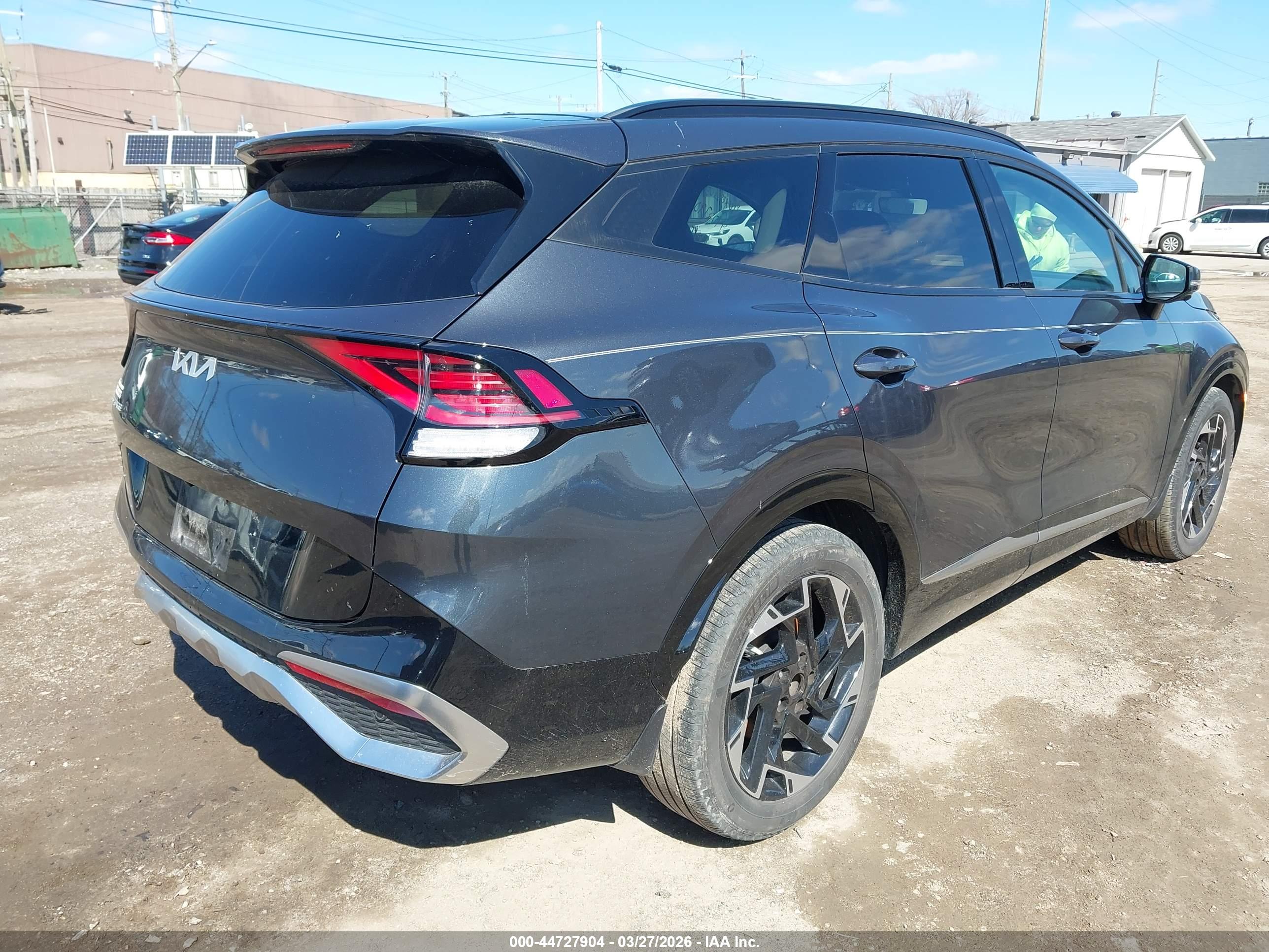 KIA SPORTAGE image 4