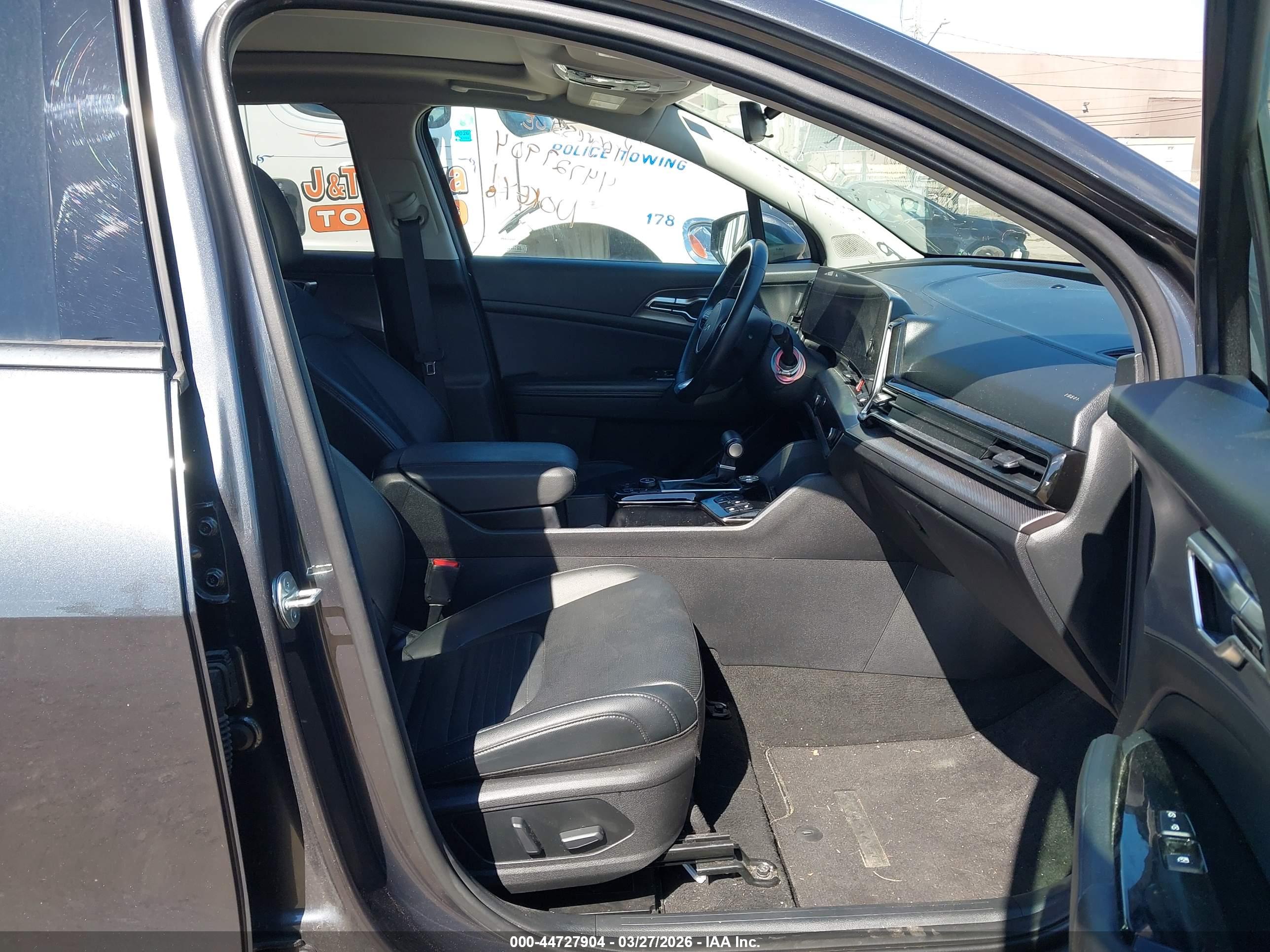 KIA SPORTAGE image 5
