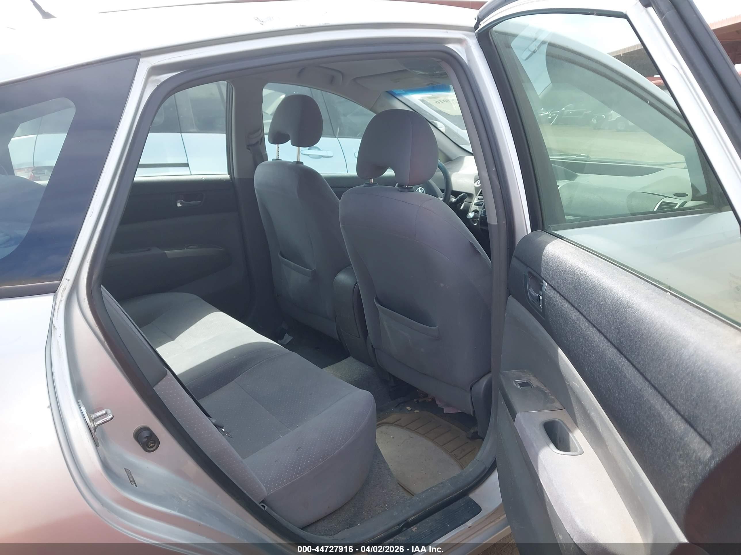 TOYOTA PRIUS image 8