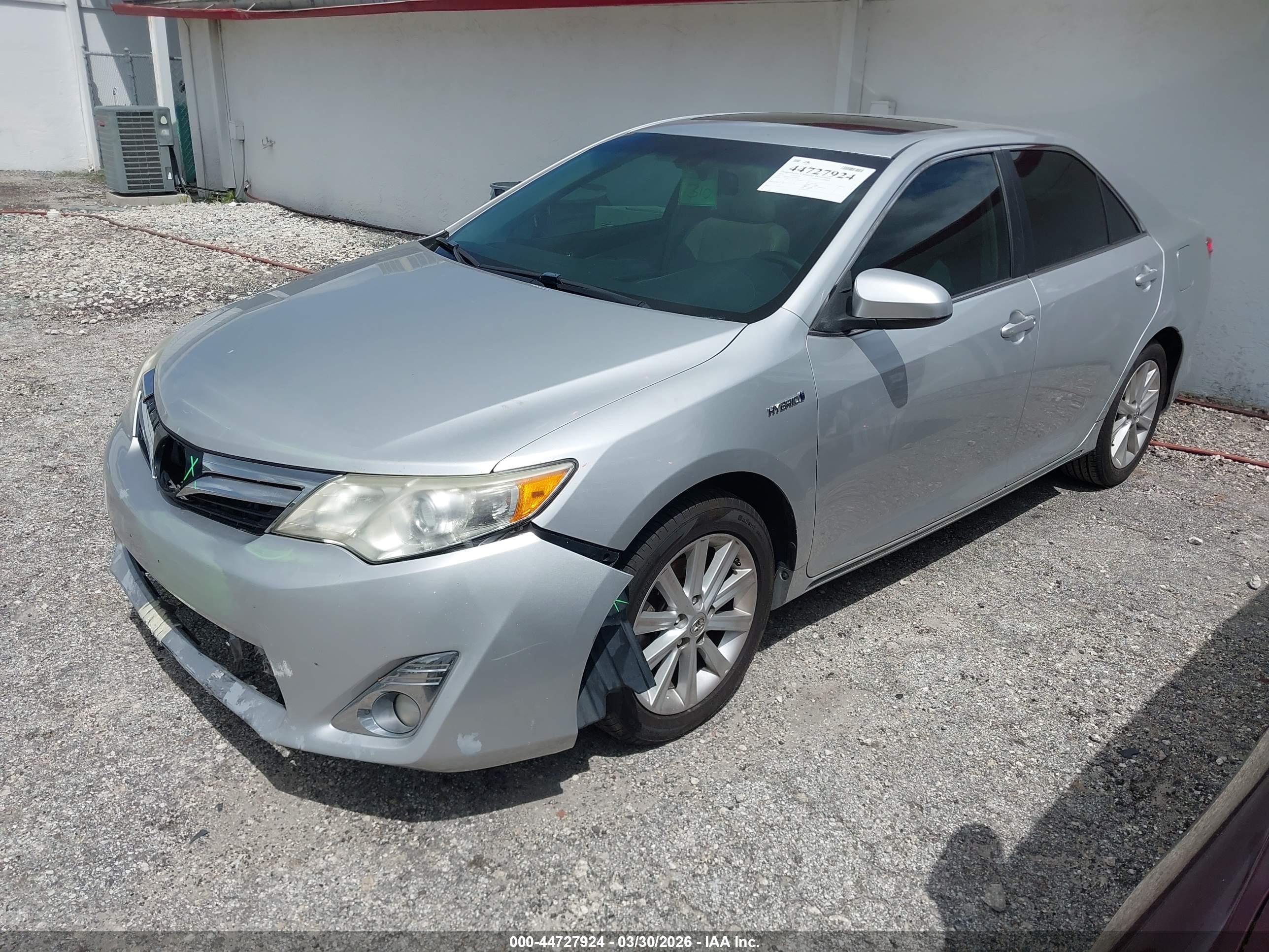 TOYOTA CAMRY image 2