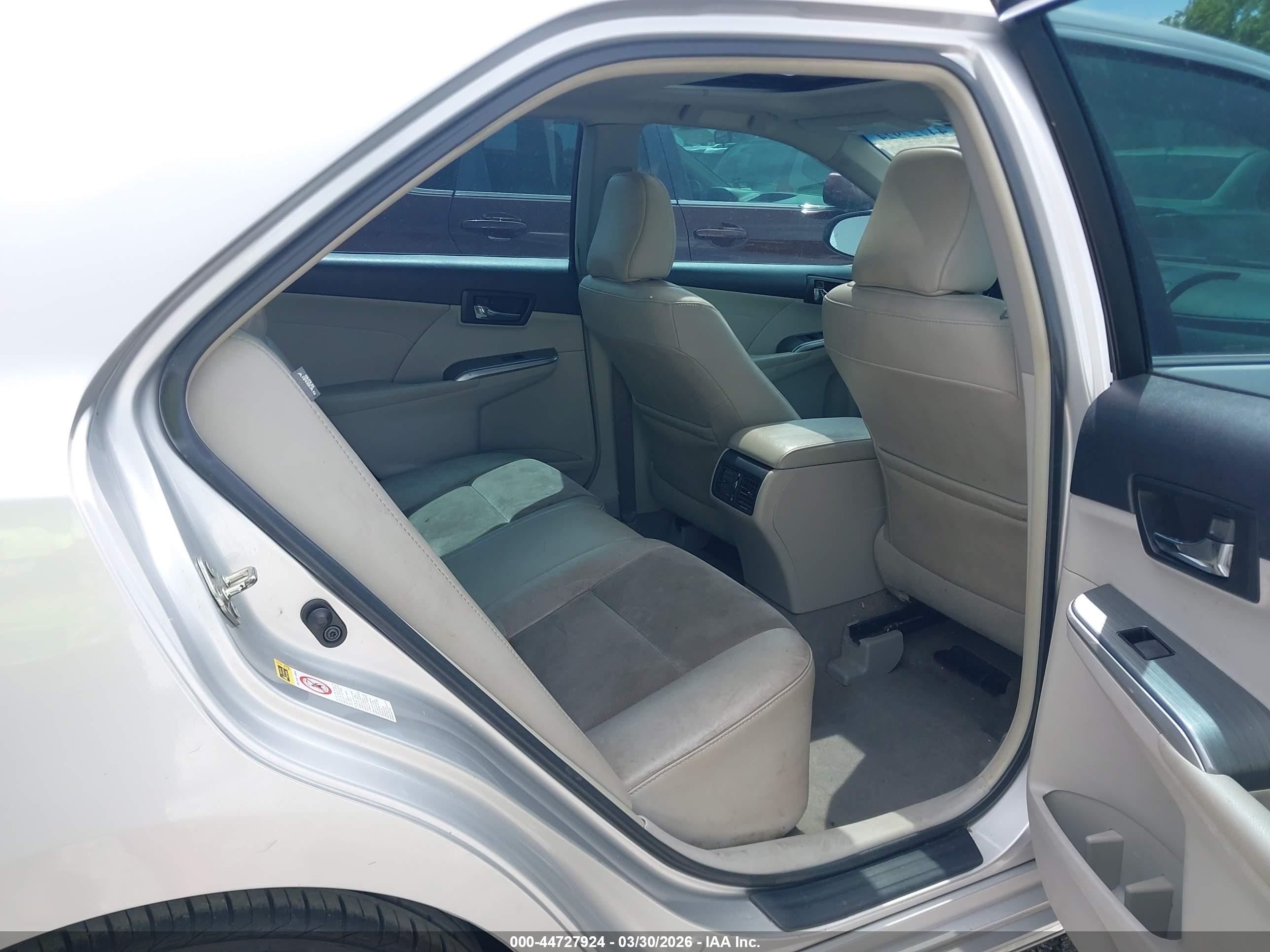 TOYOTA CAMRY image 8