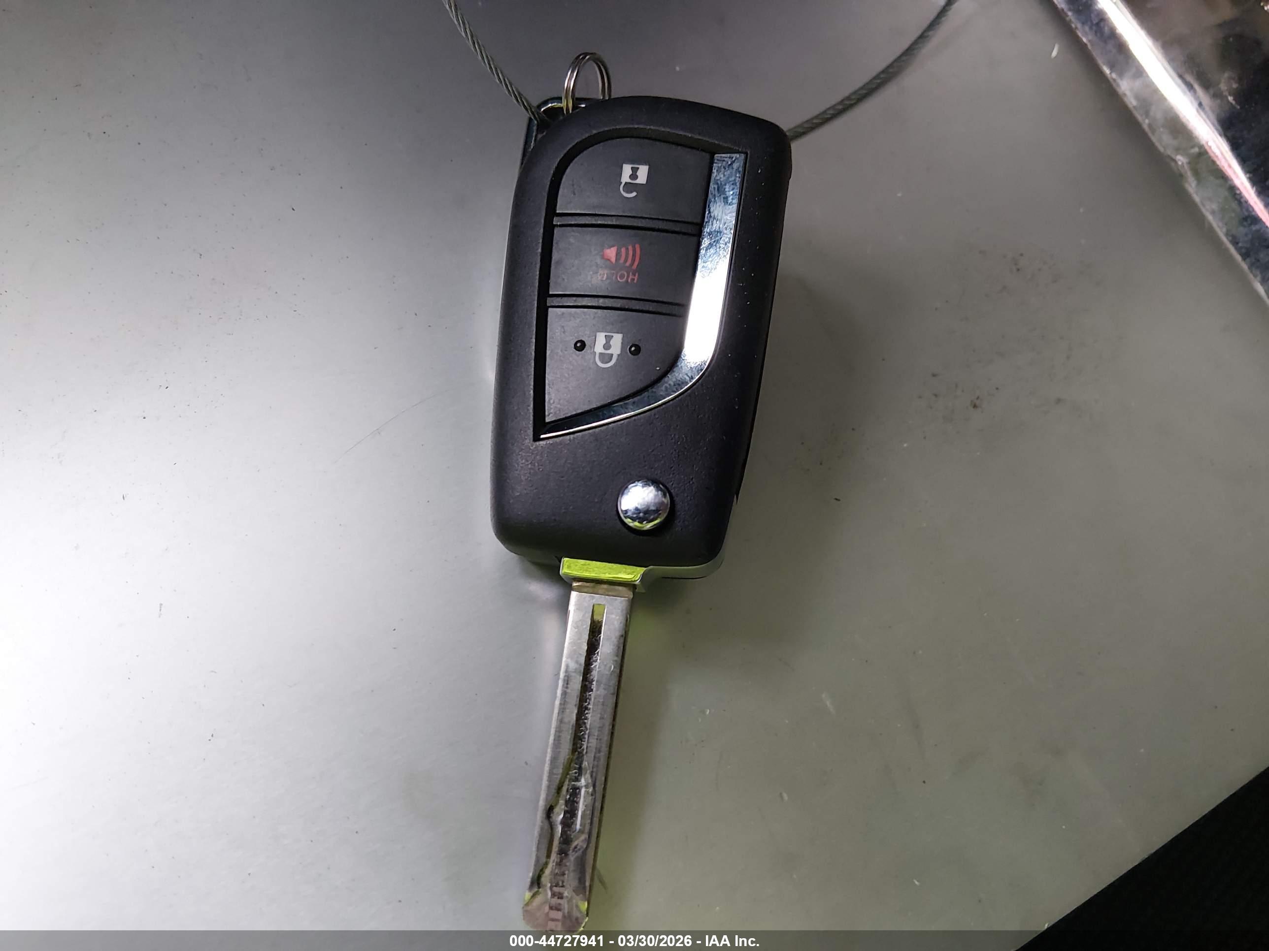 TOYOTA RAV4 image 11