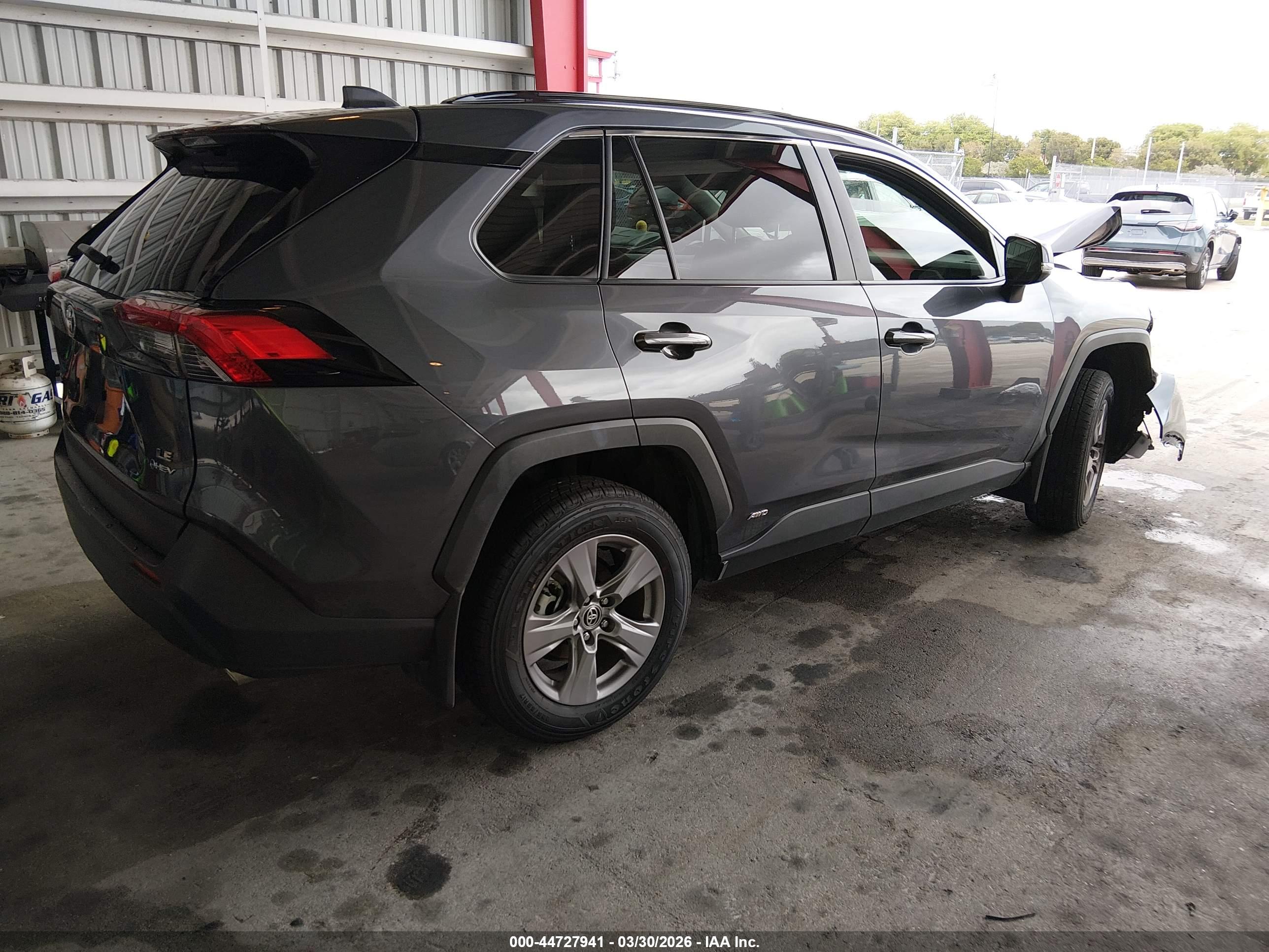 TOYOTA RAV4 image 4
