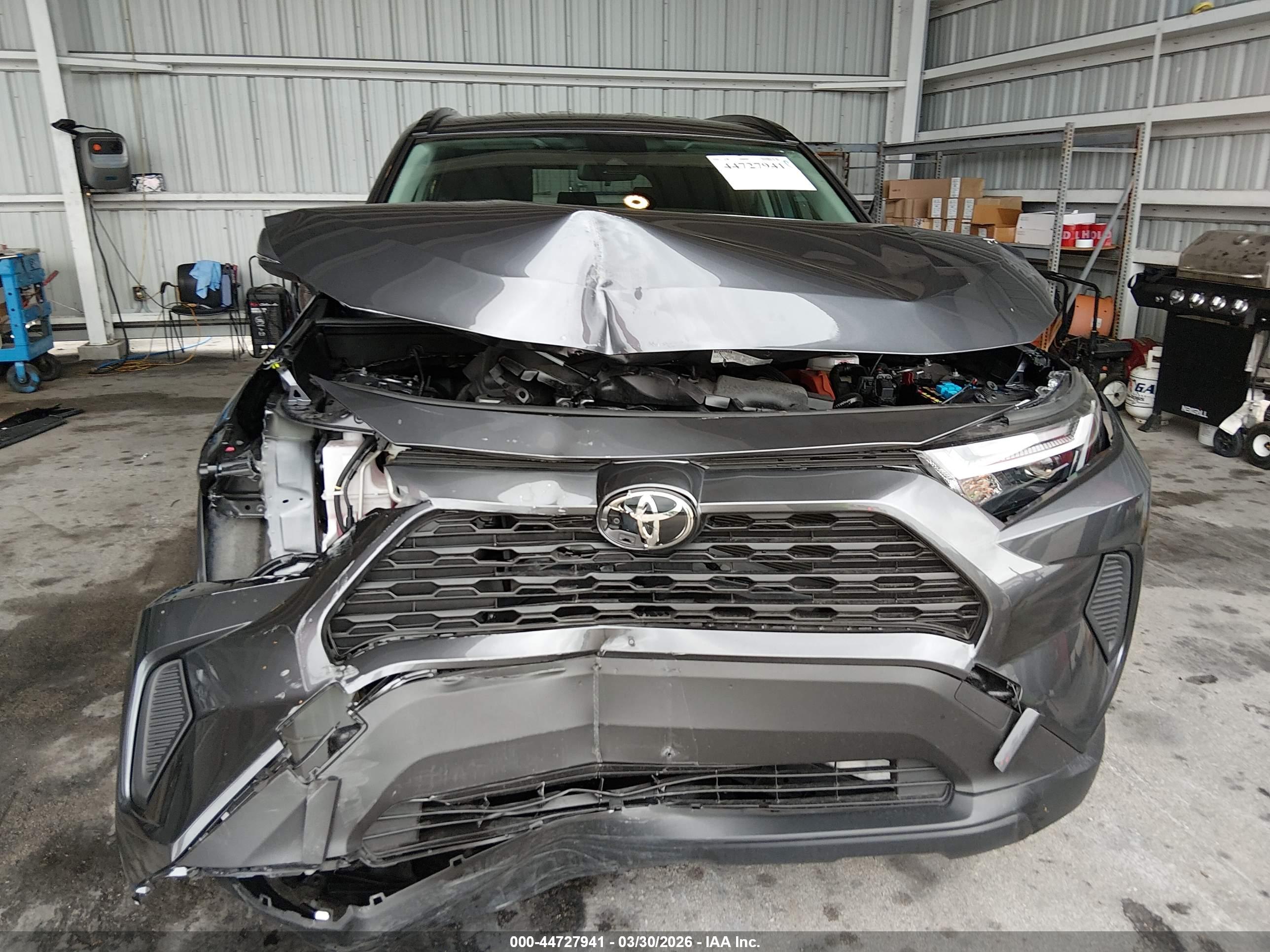TOYOTA RAV4 image 6