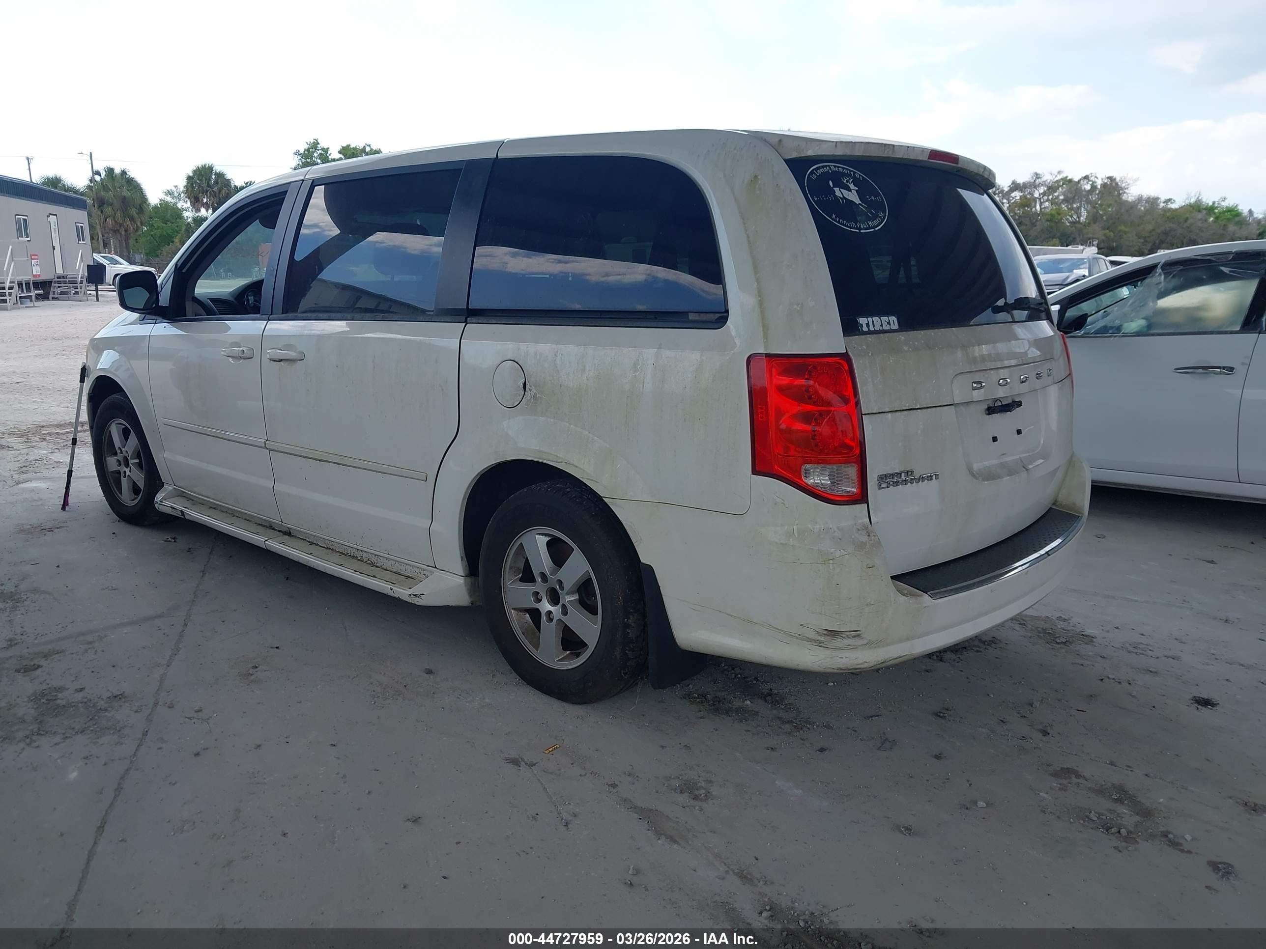 DODGE GRAND image 3