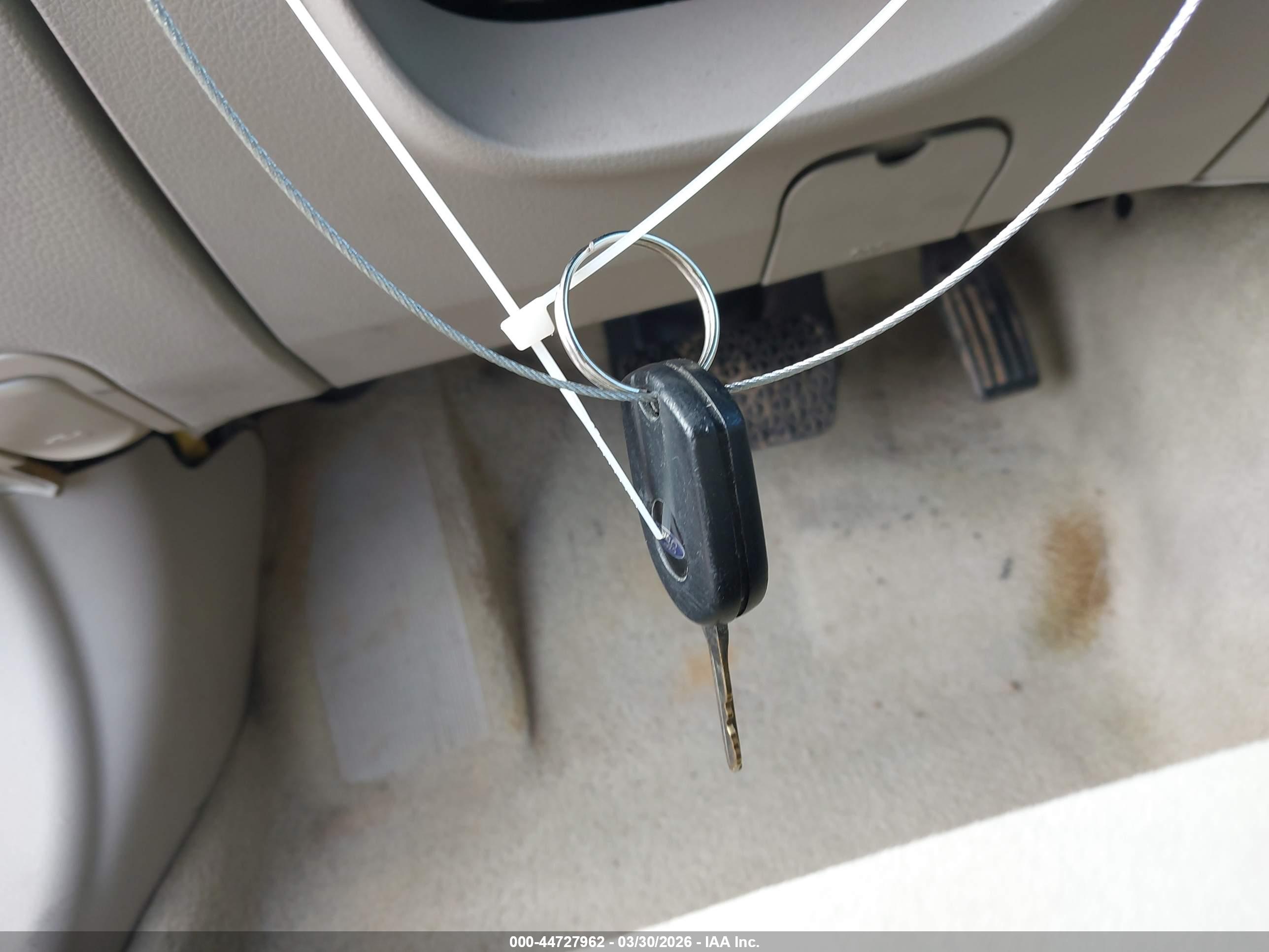 FORD FUSION image 11