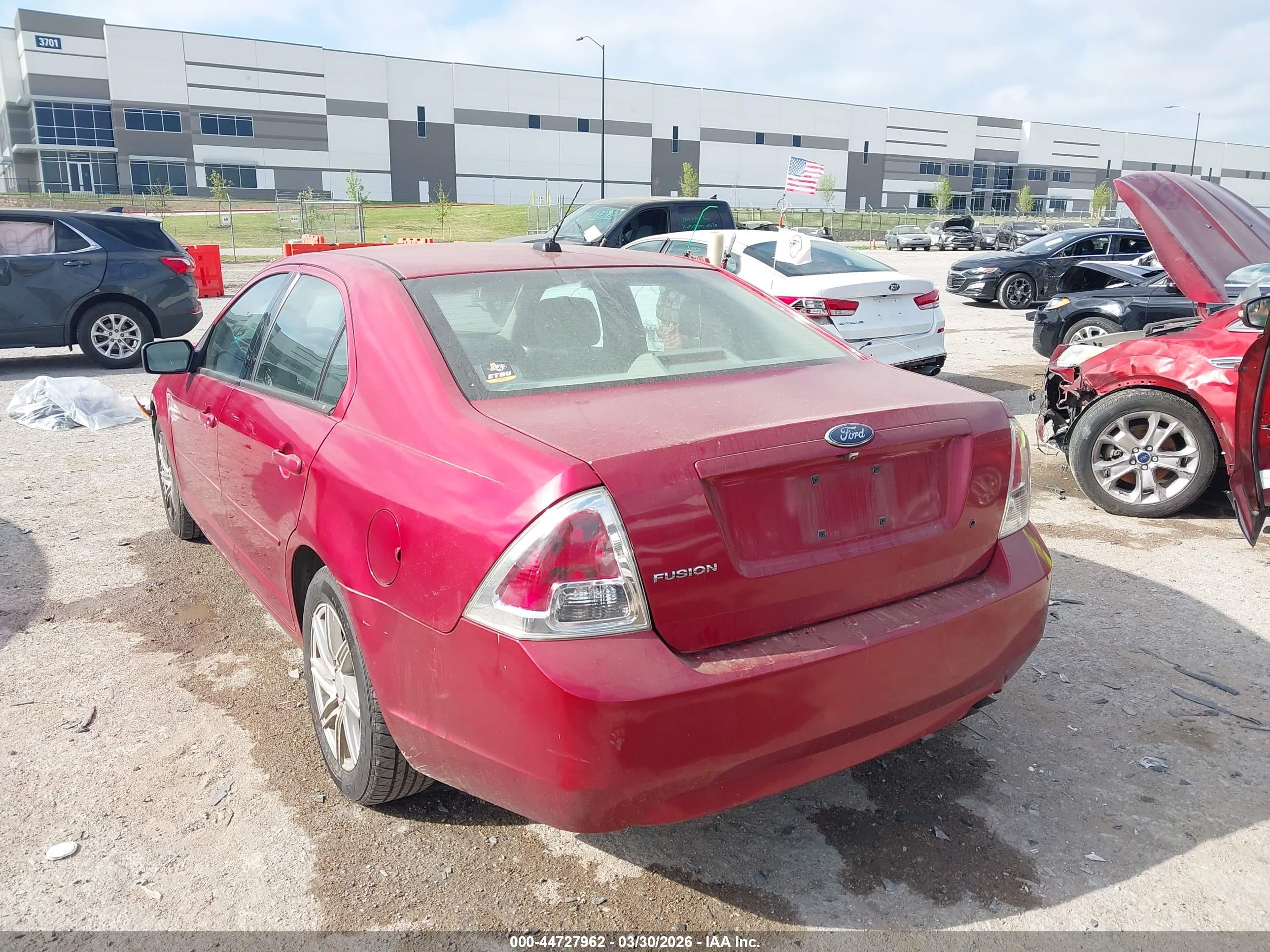 FORD FUSION image 3