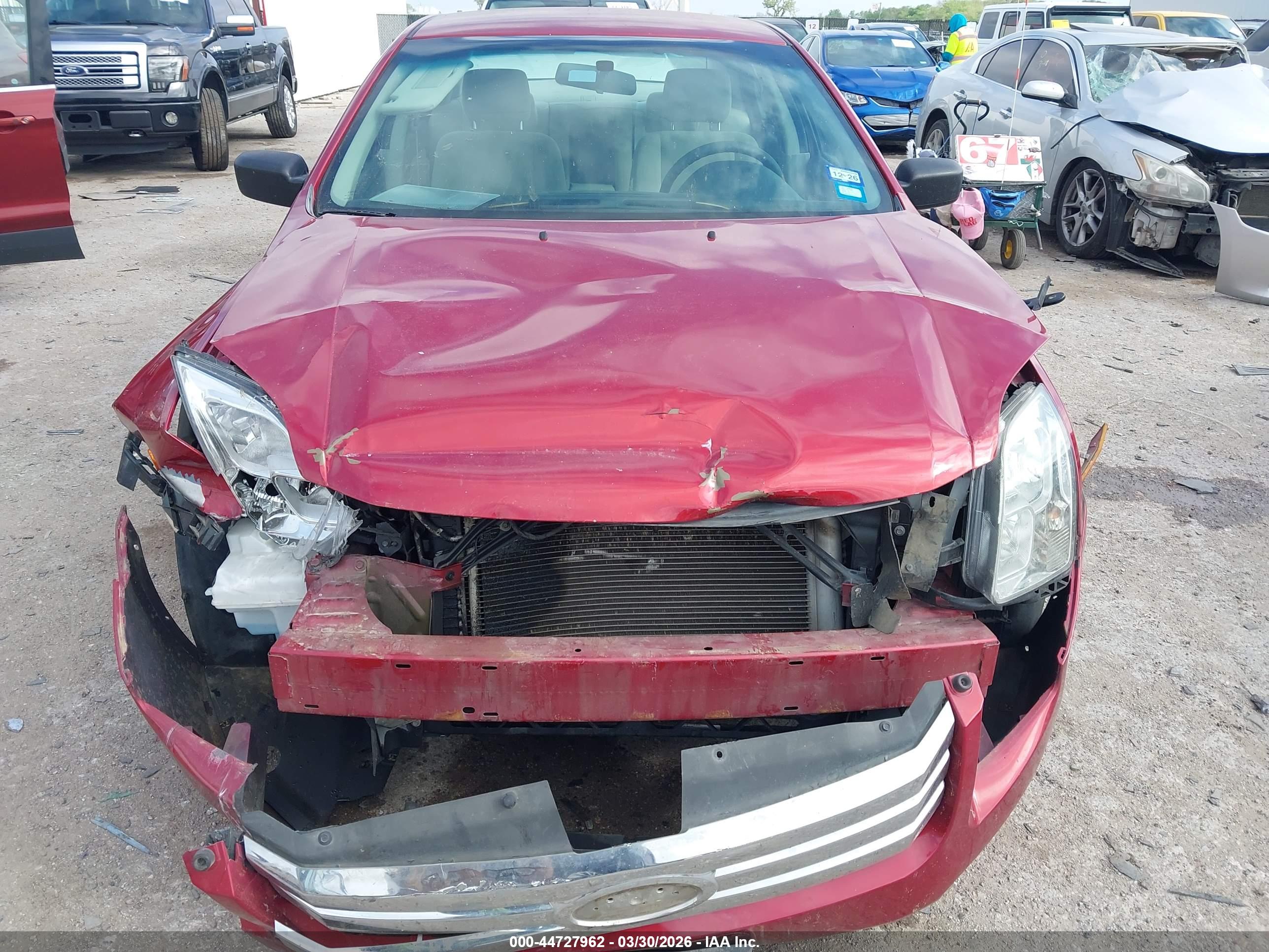 FORD FUSION image 6
