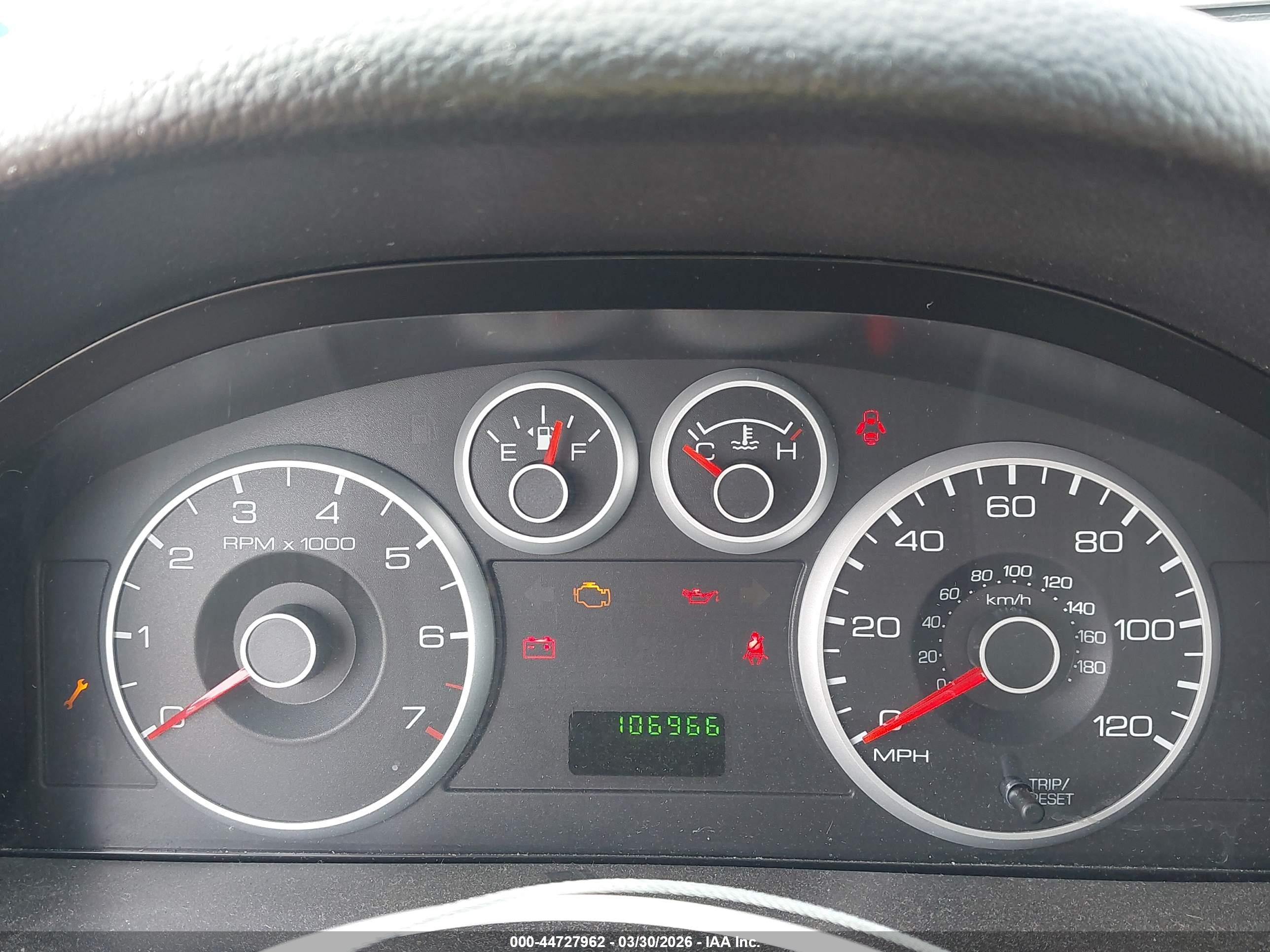FORD FUSION image 7