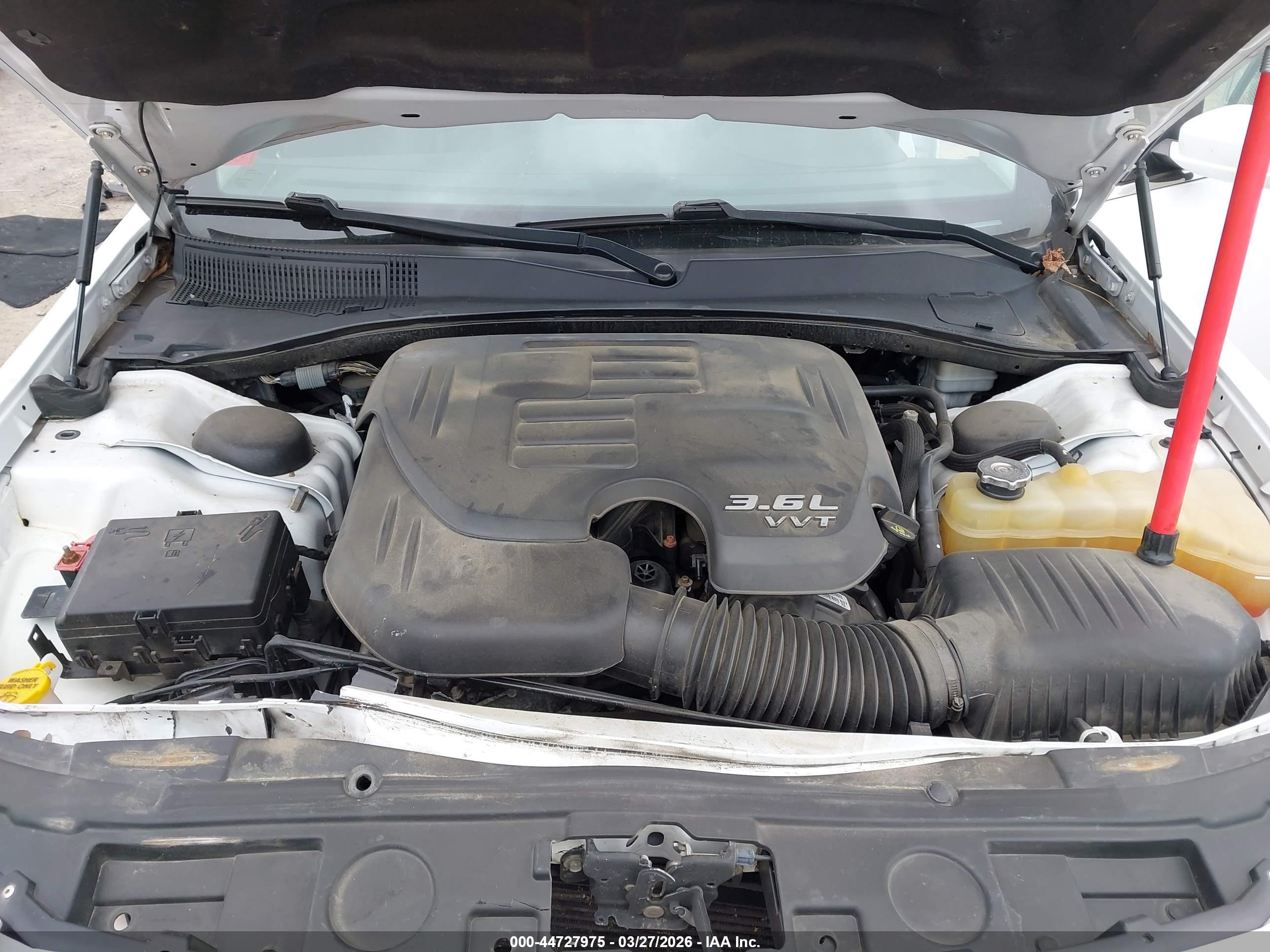 CHRYSLER 300 image 10