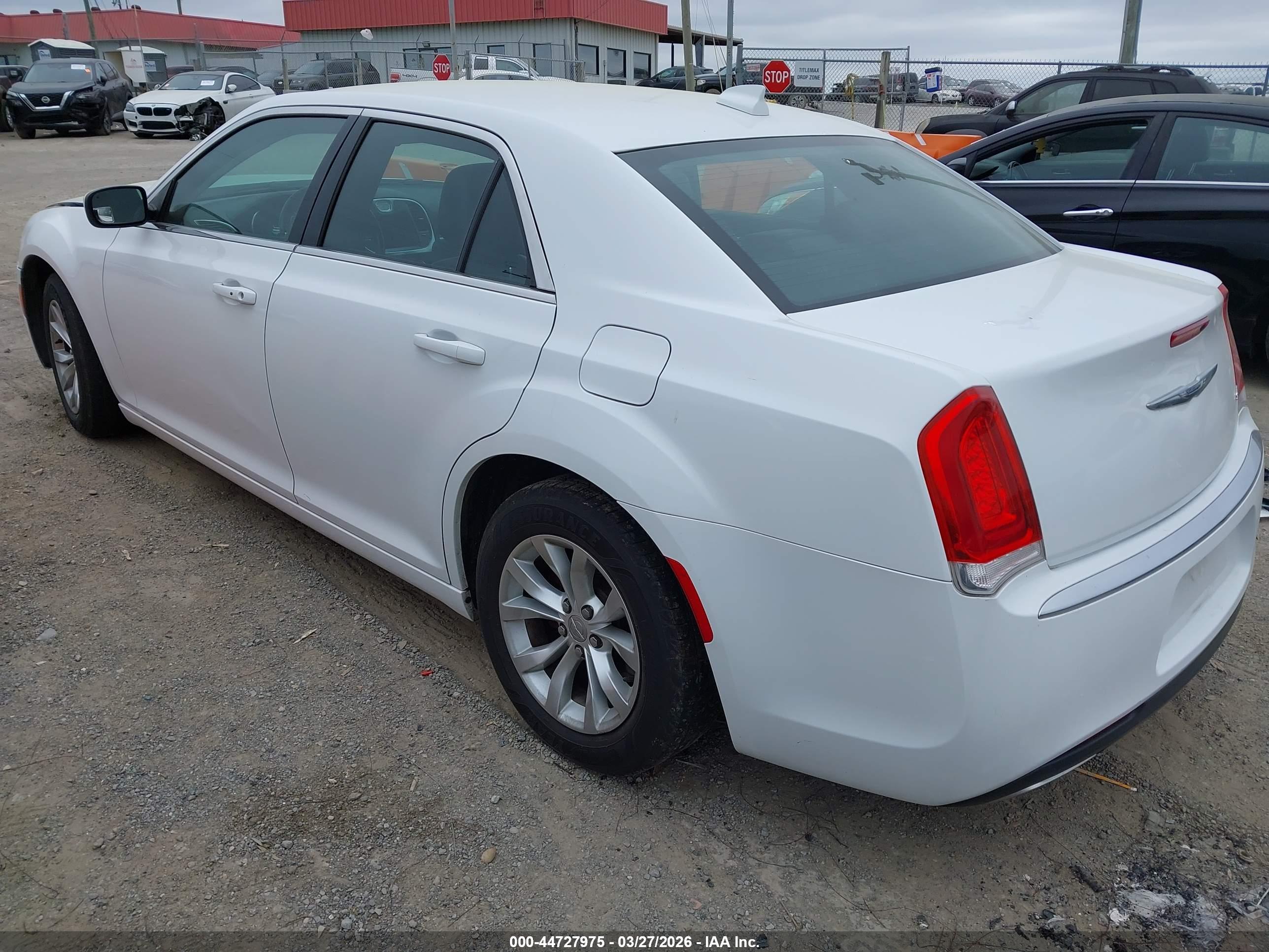 CHRYSLER 300 image 3