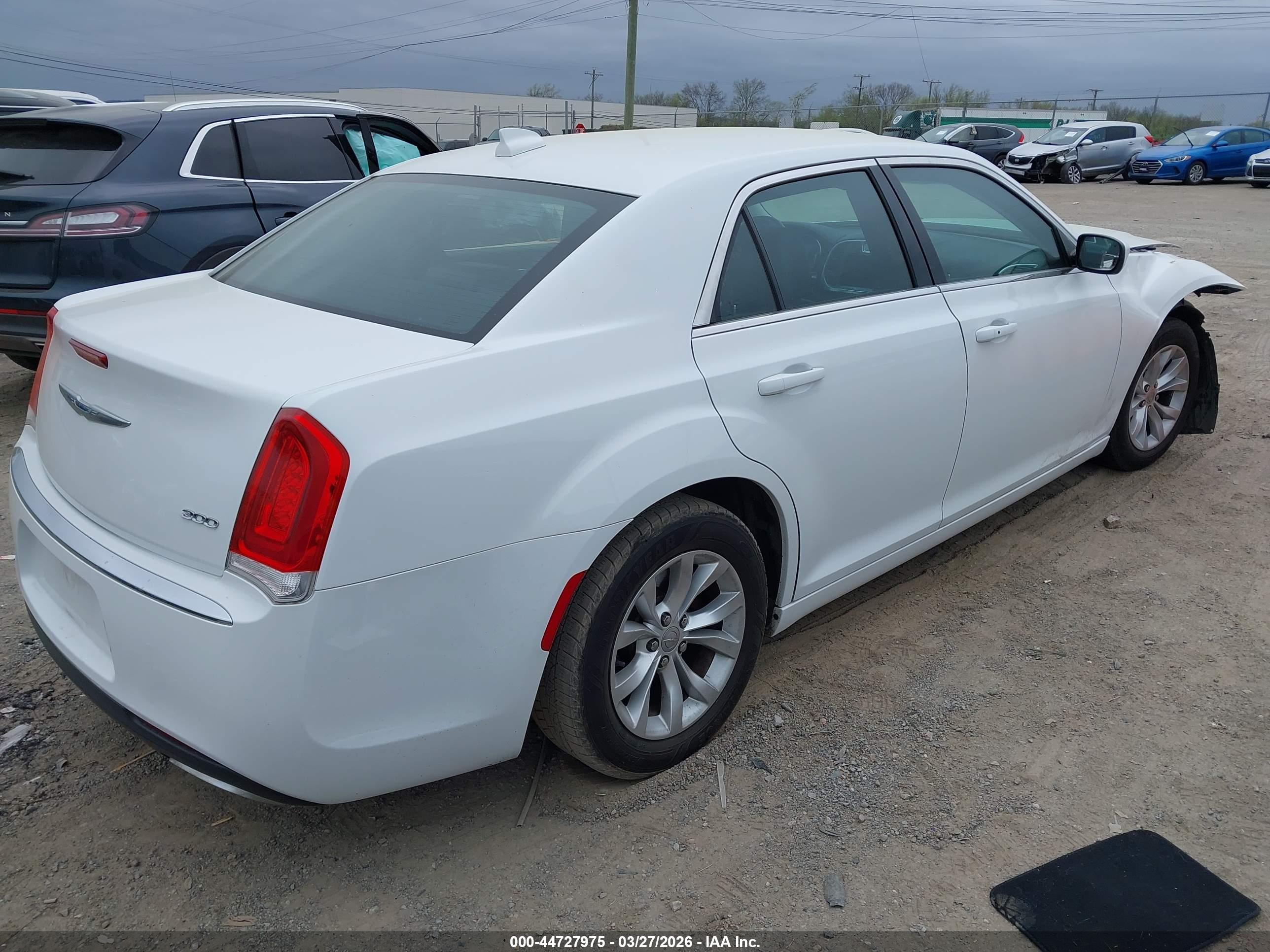 CHRYSLER 300 image 4