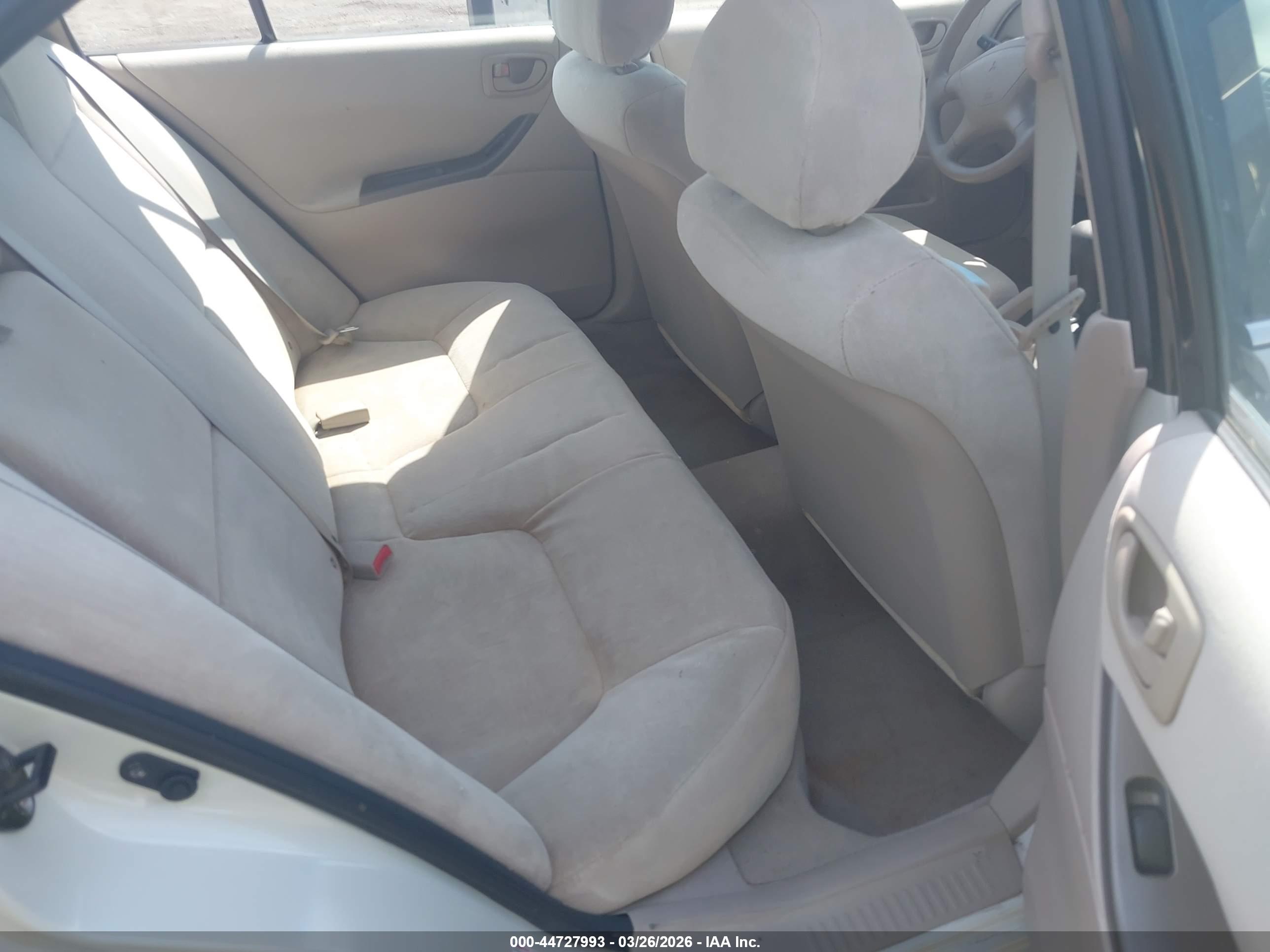 MITSUBISHI GALANT image 8