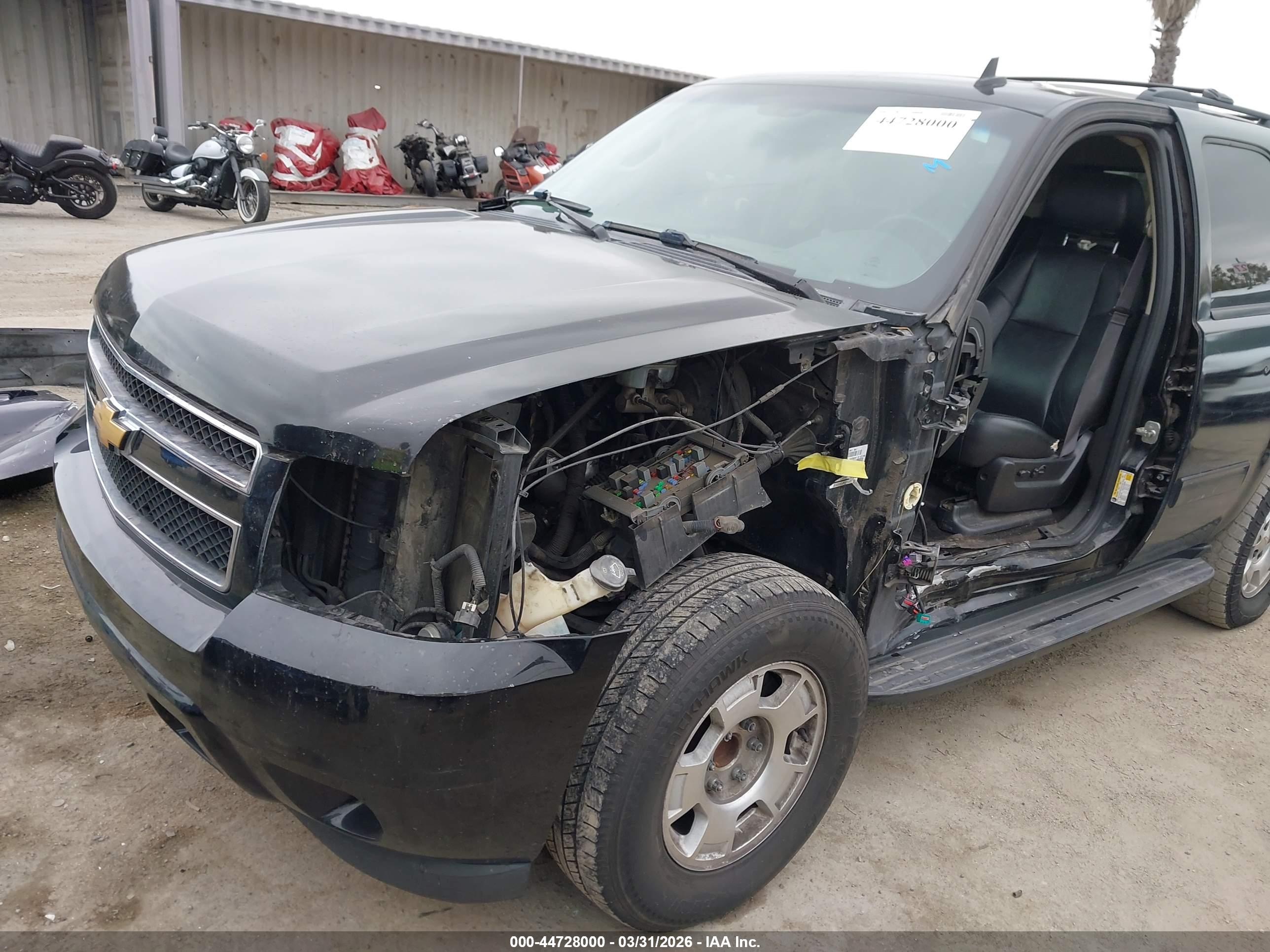 CHEVROLET TAHOE image 6