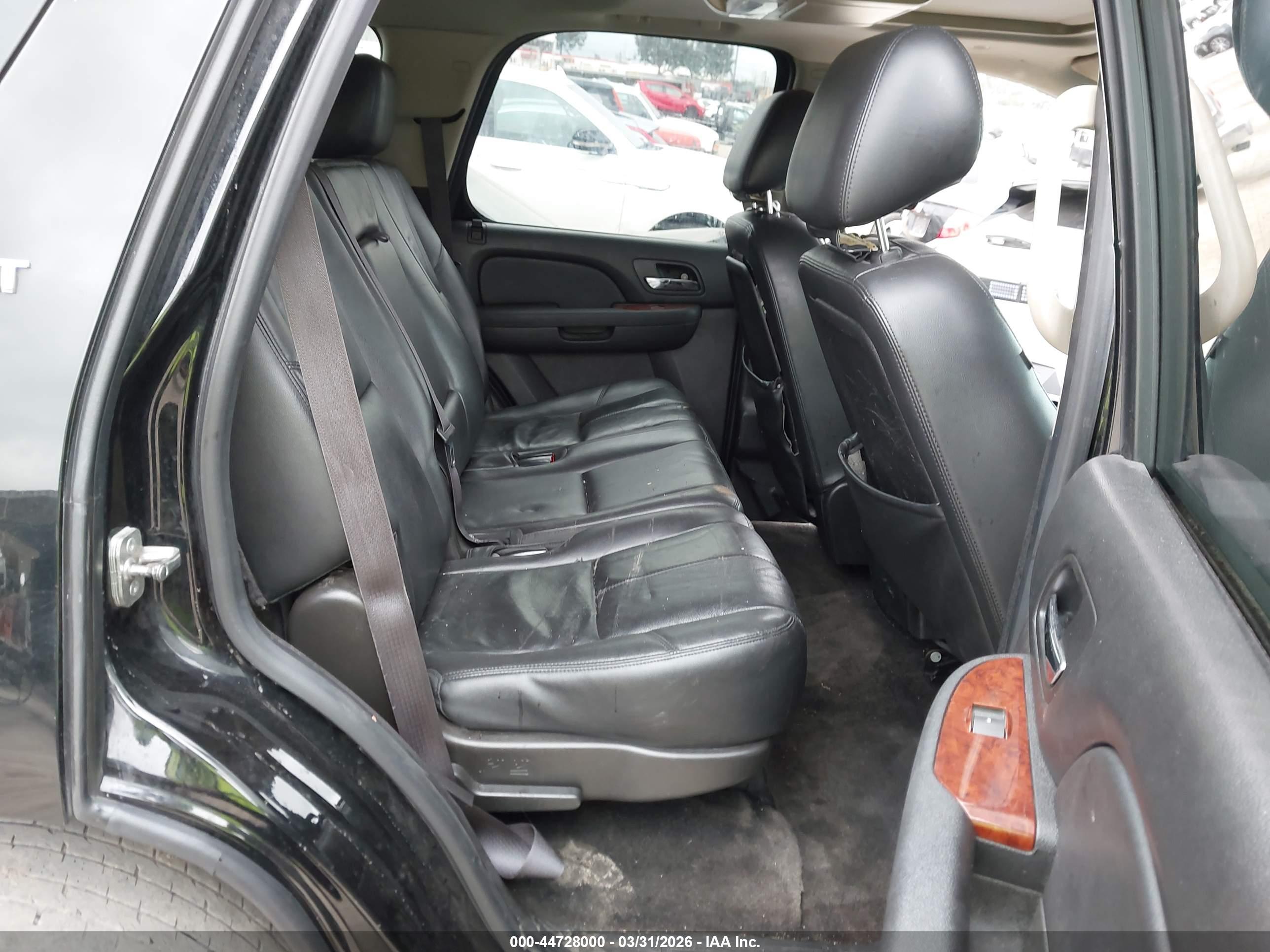 CHEVROLET TAHOE image 8