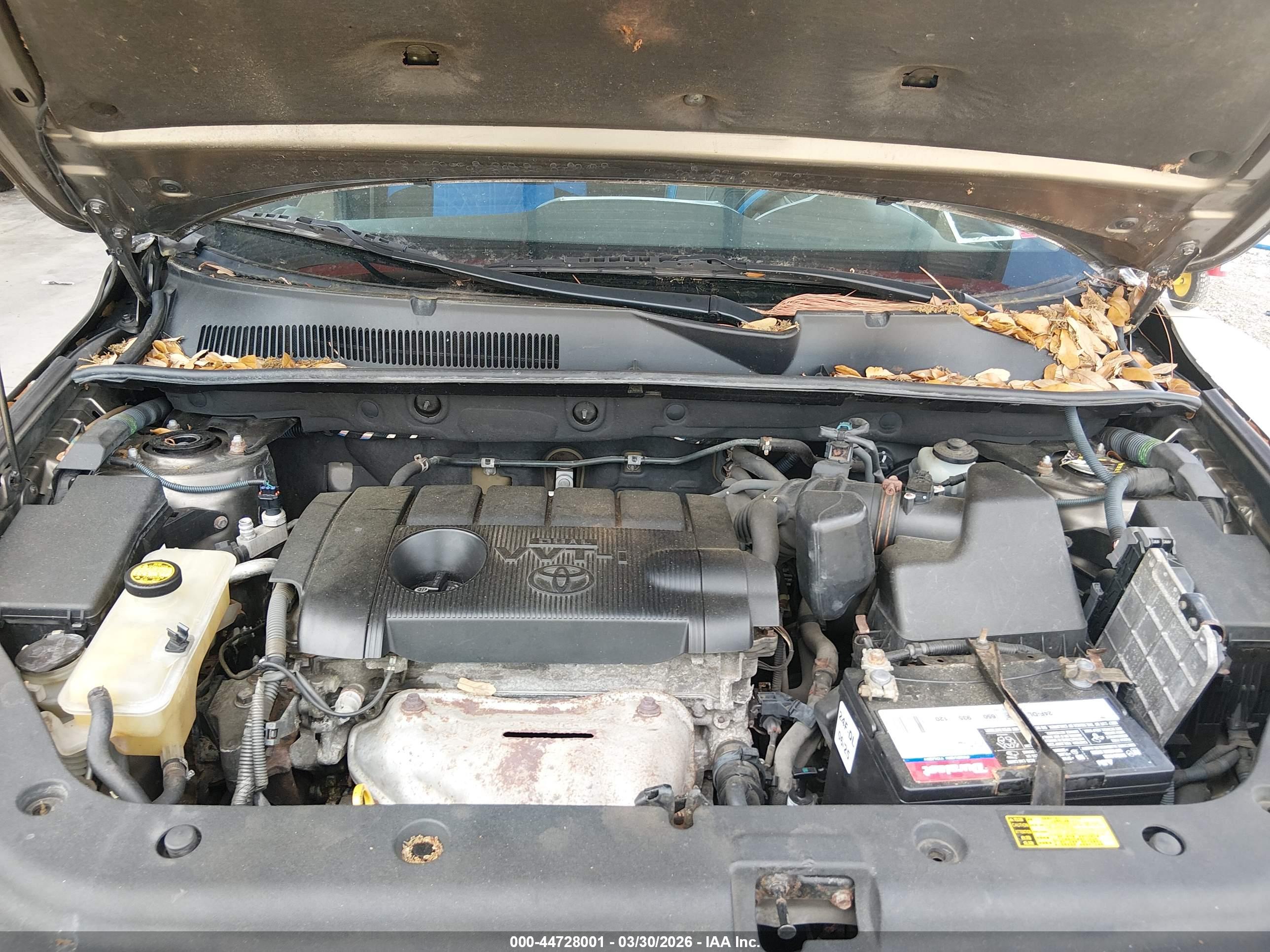 TOYOTA RAV4 image 10