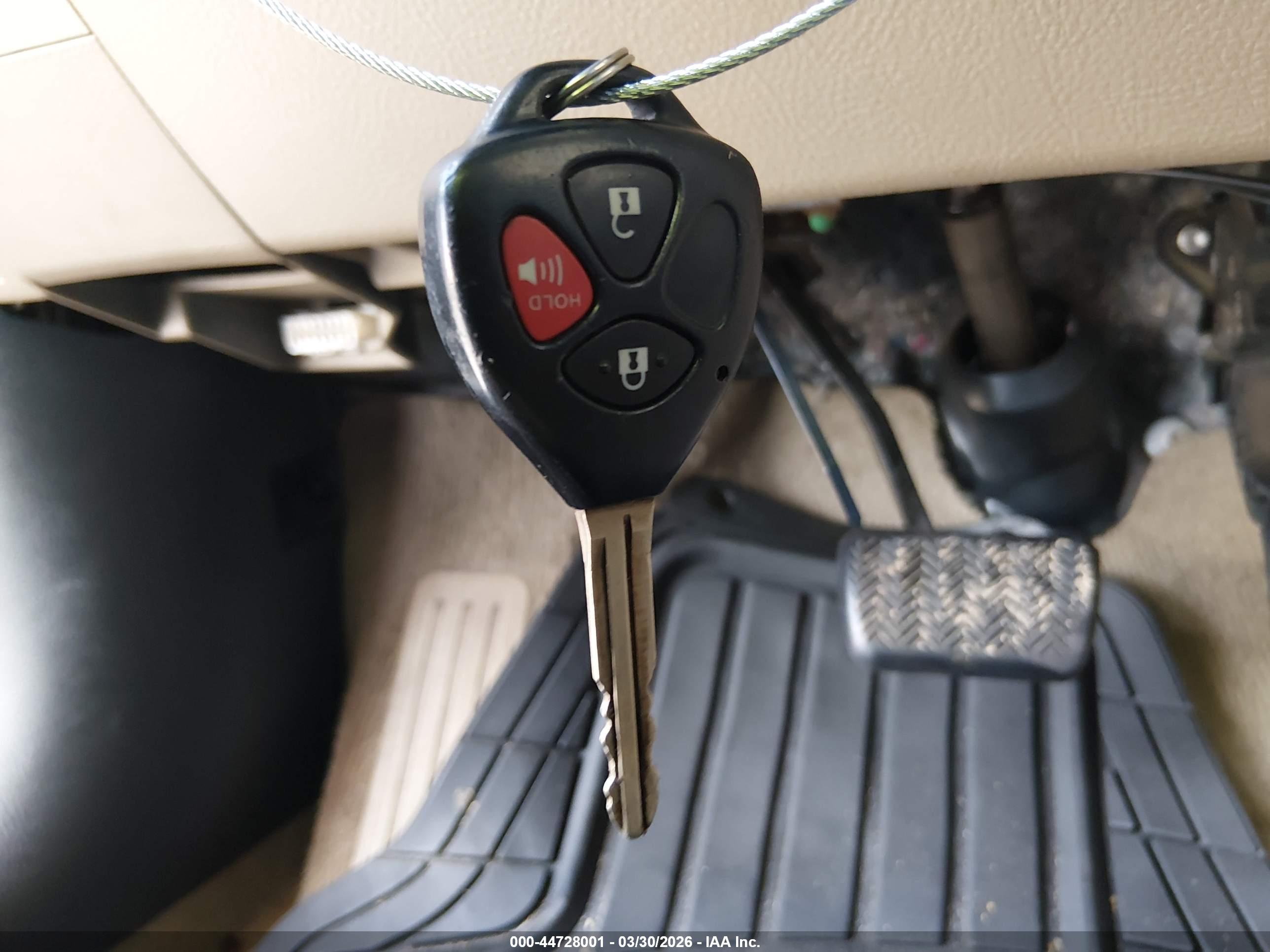 TOYOTA RAV4 image 11
