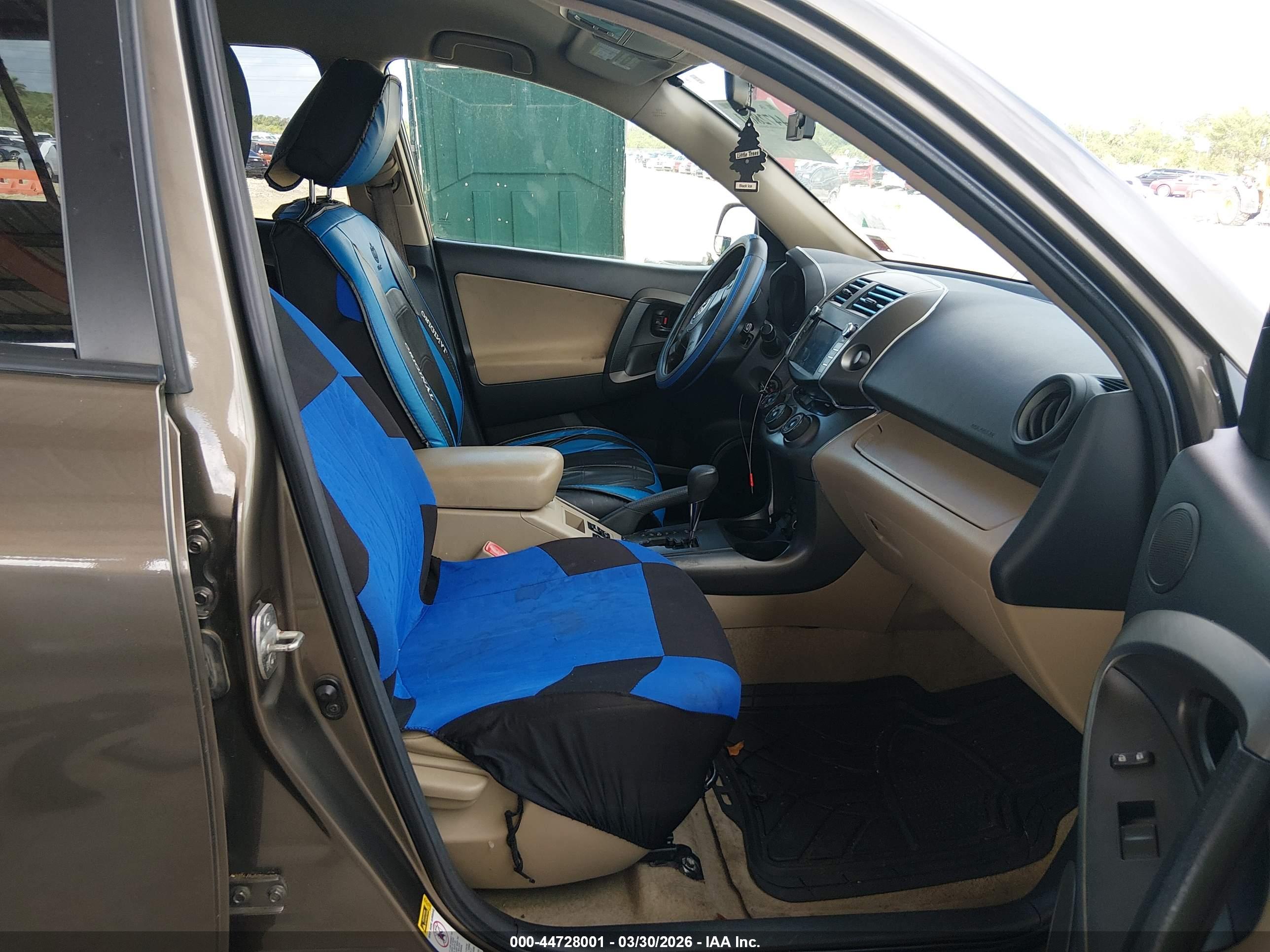 TOYOTA RAV4 image 5