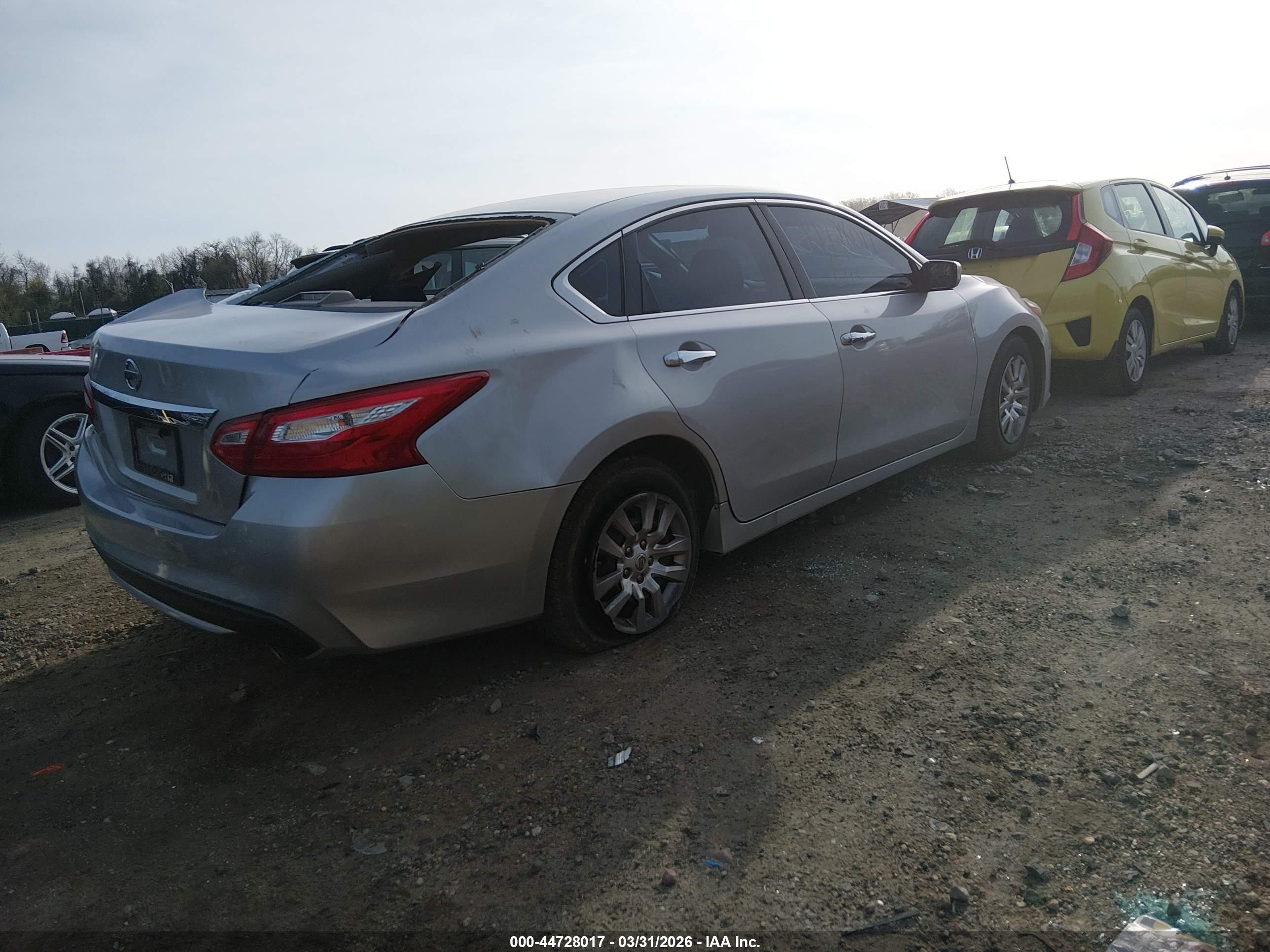NISSAN ALTIMA image 4