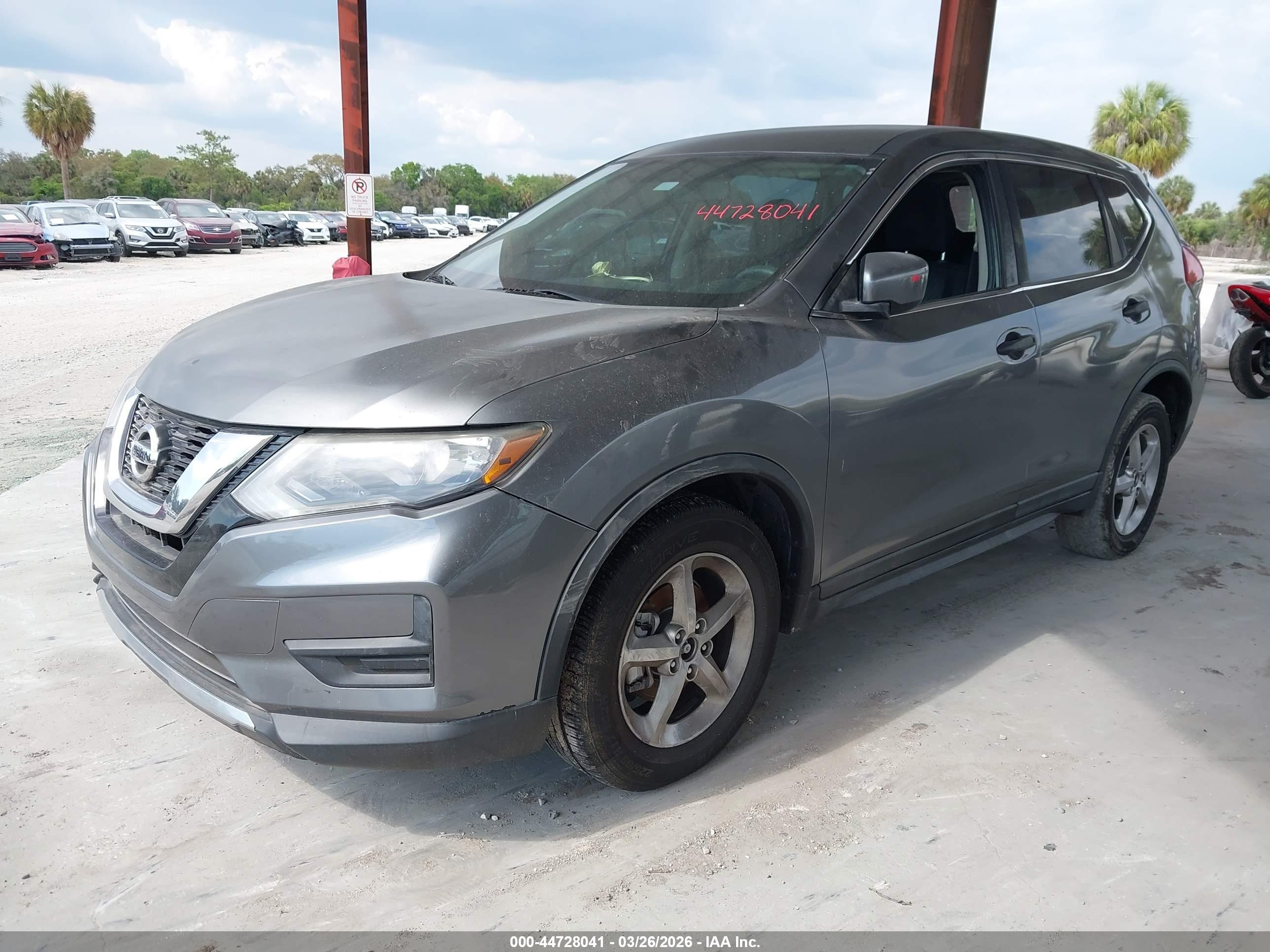 NISSAN ROGUE image 2