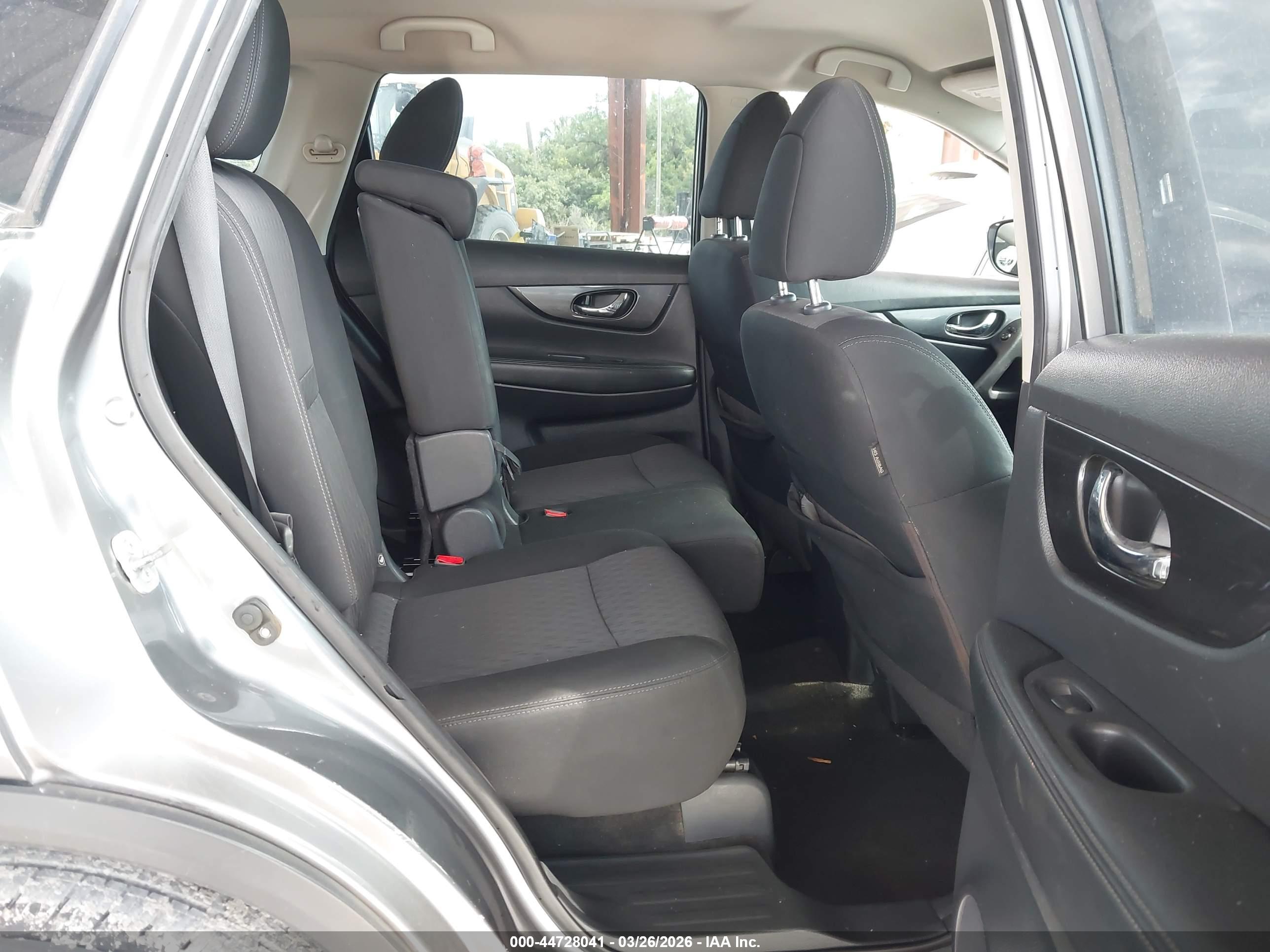 NISSAN ROGUE image 8