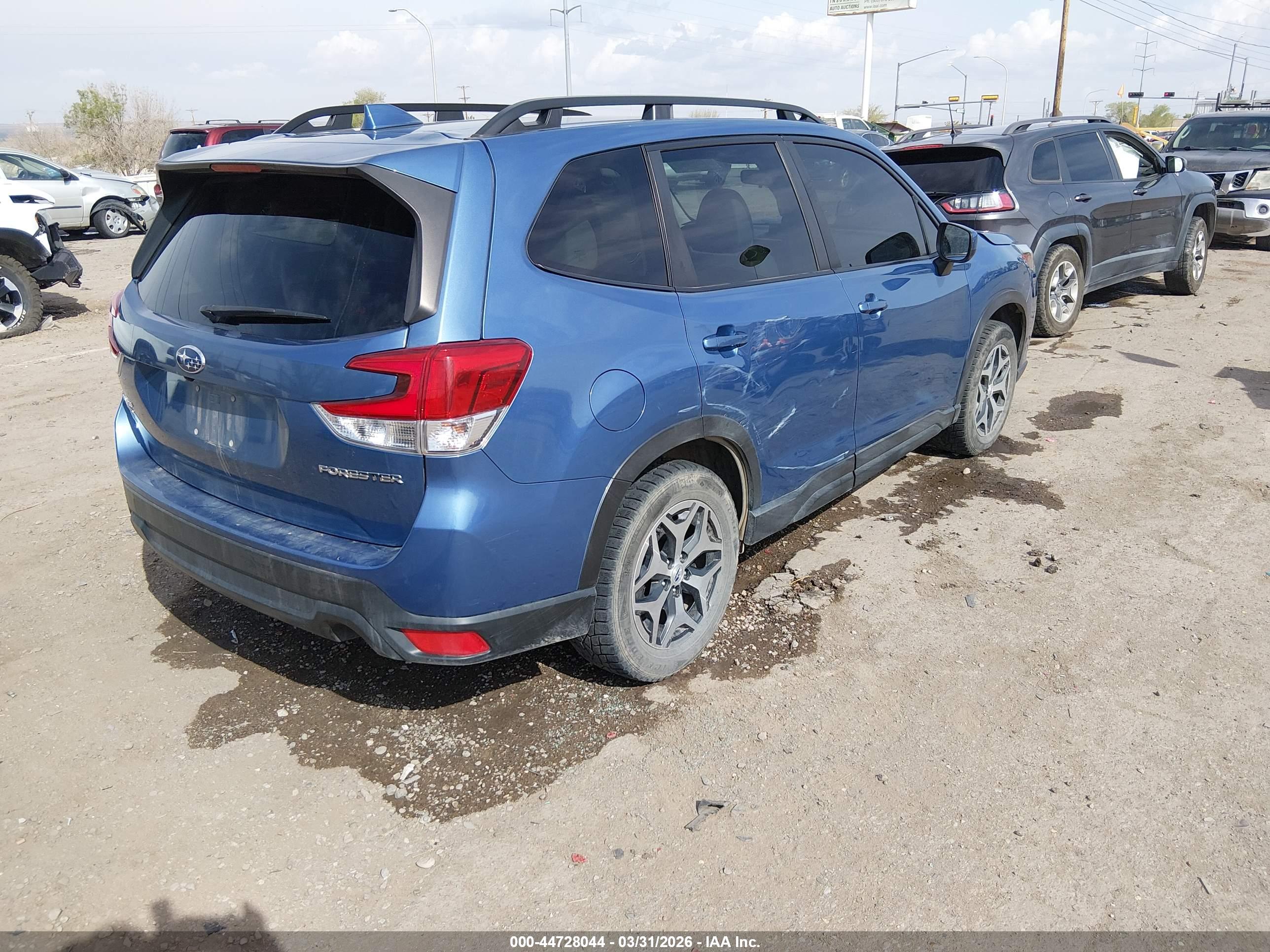 SUBARU FORESTER image 4