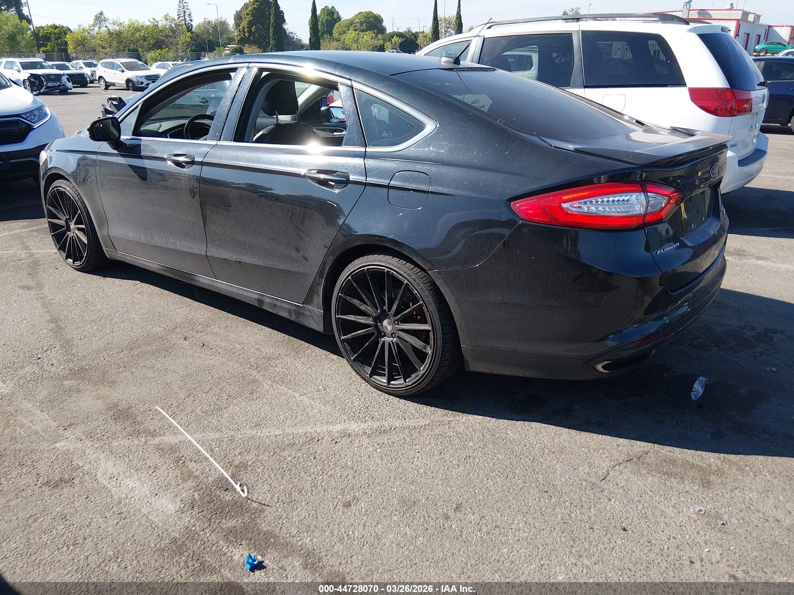 FORD FUSION image 3