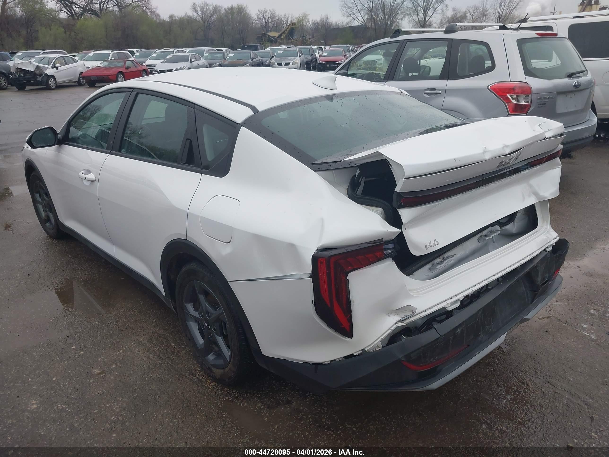 KIA K4 image 3