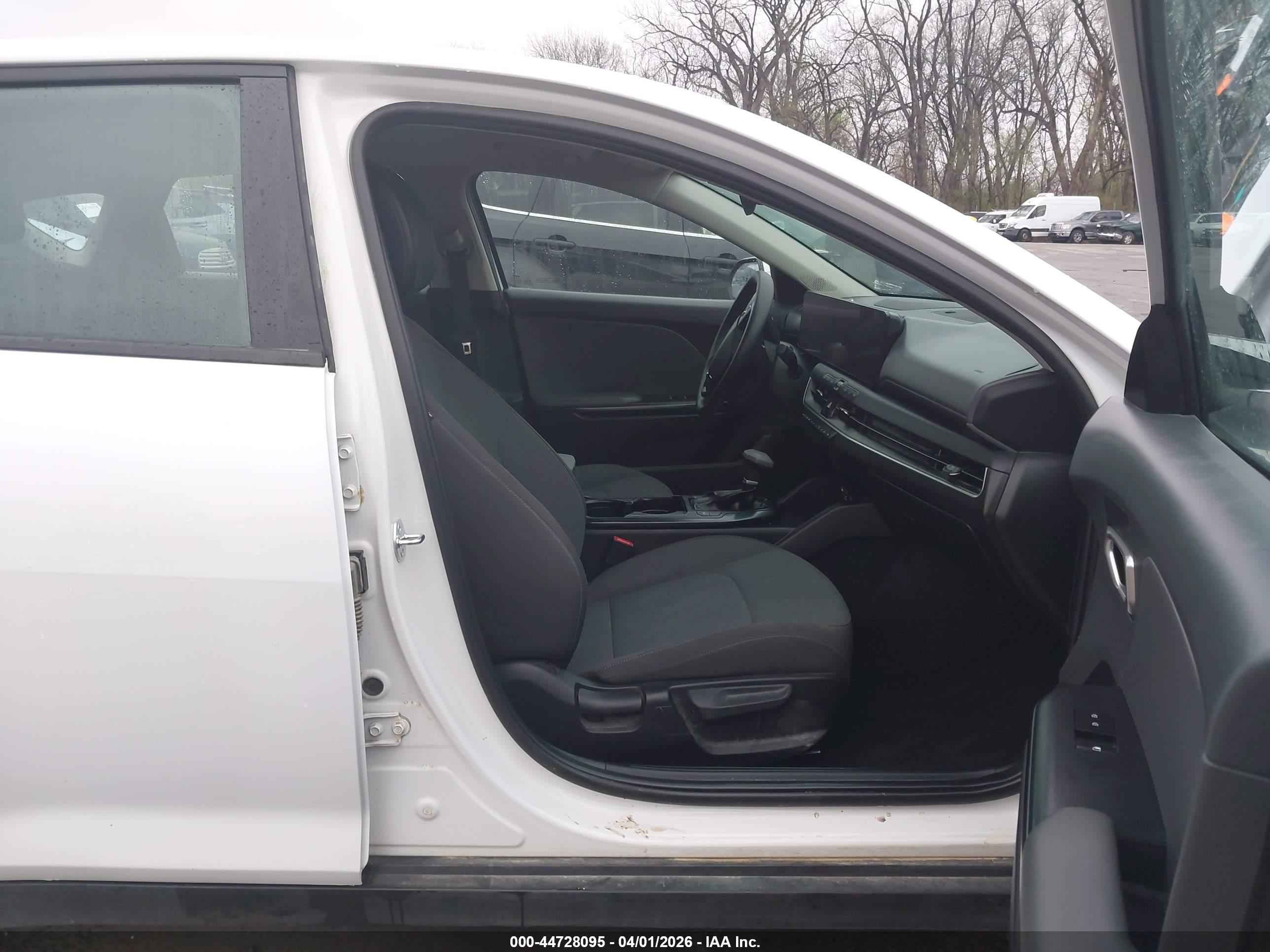 KIA K4 image 5