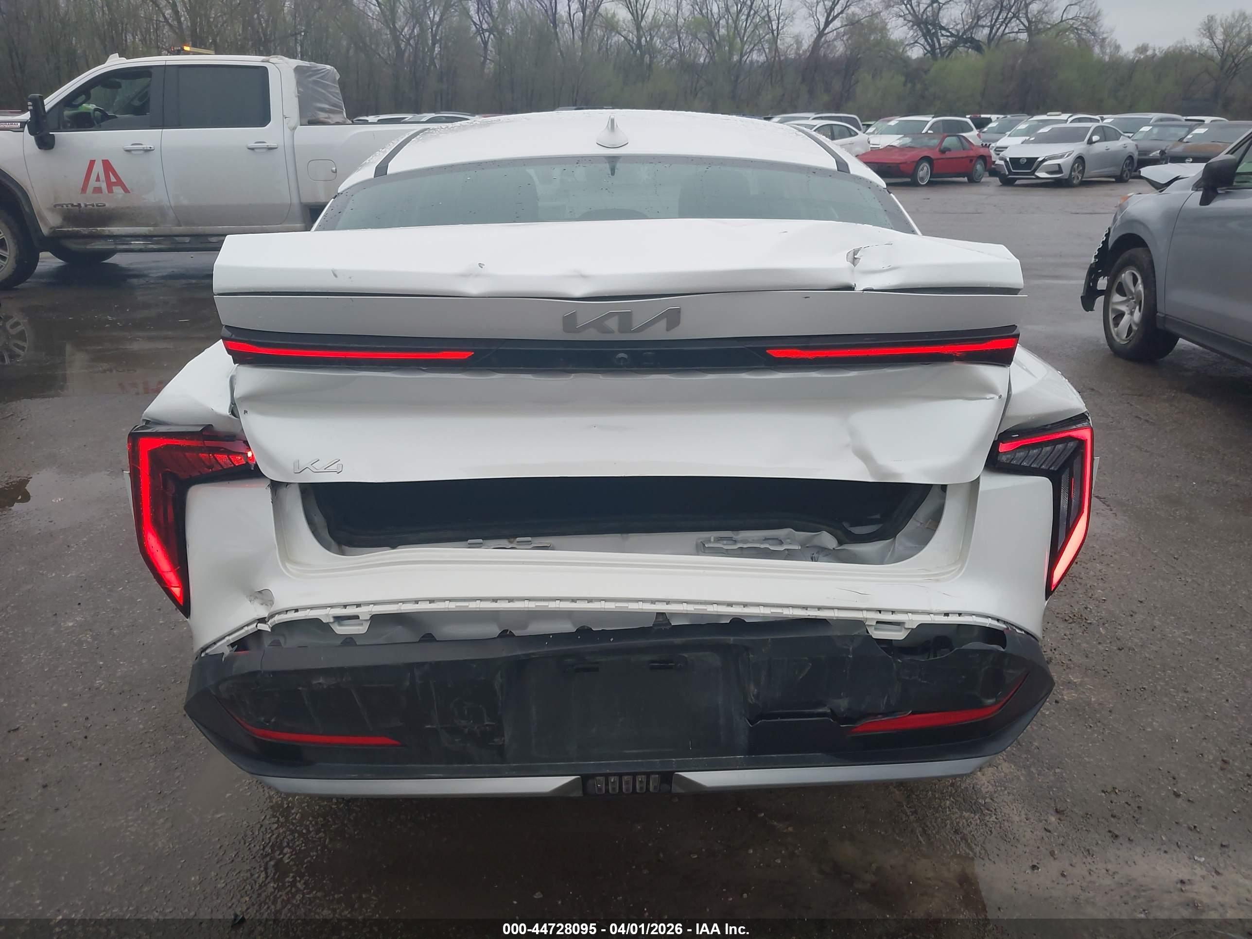KIA K4 image 6