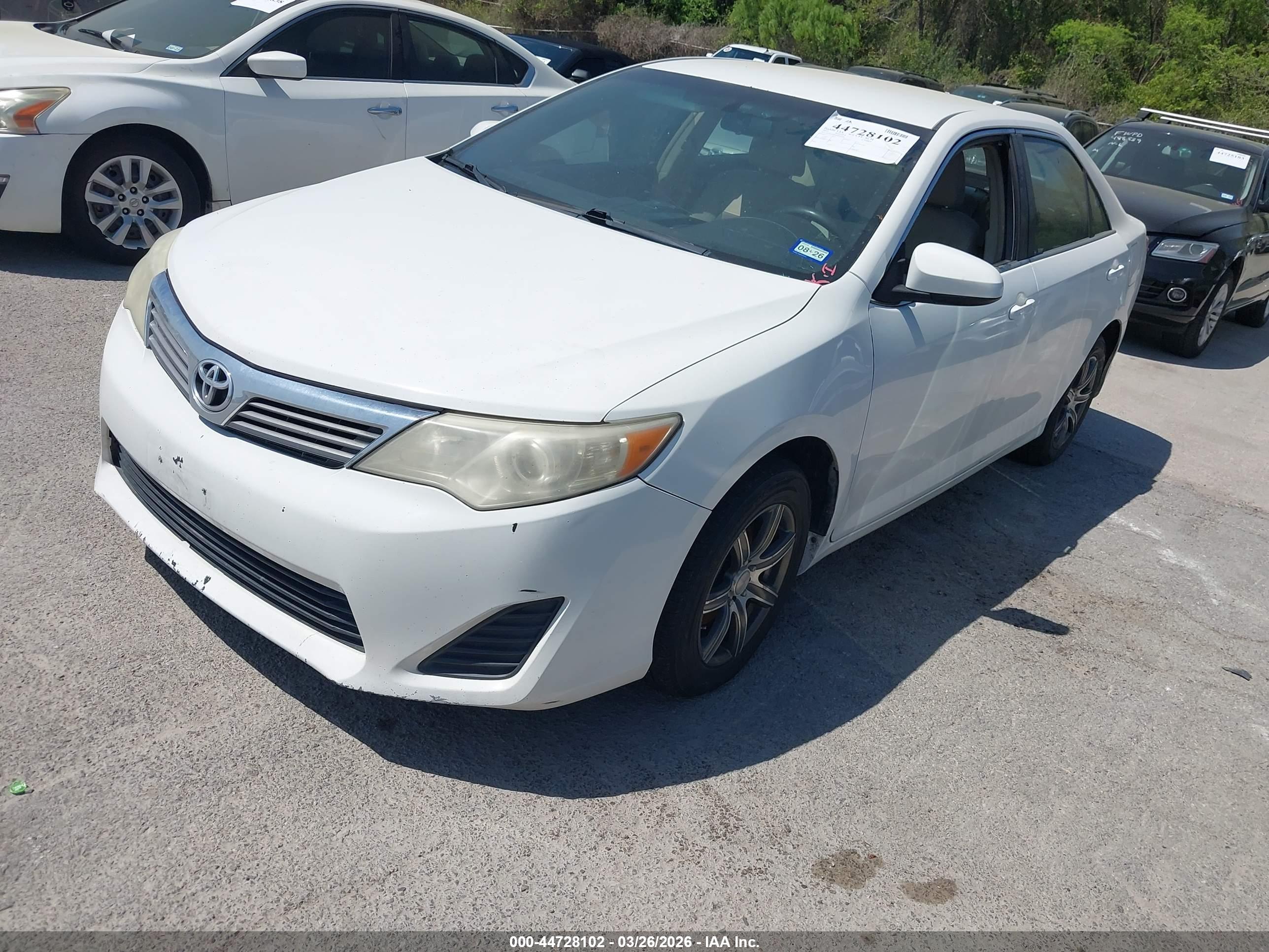 TOYOTA CAMRY image 2