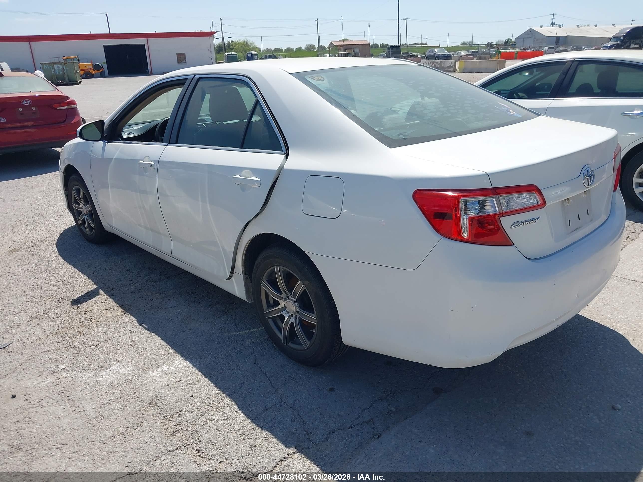 TOYOTA CAMRY image 3