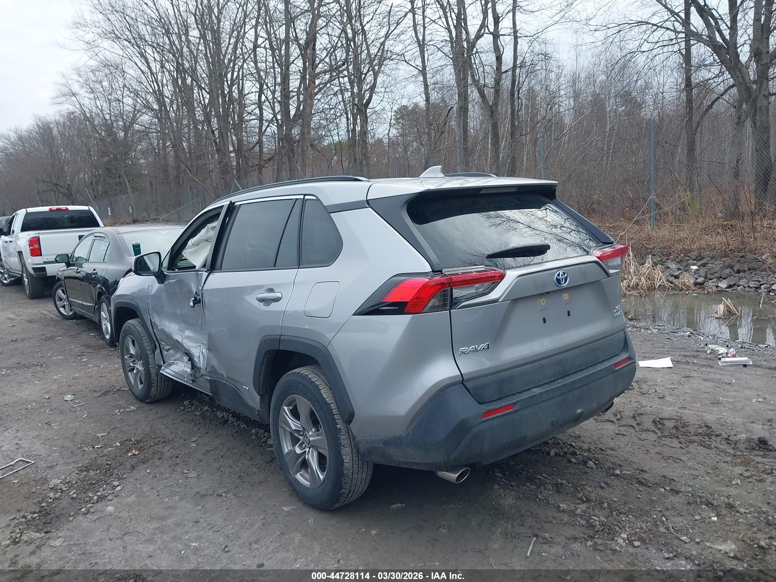 TOYOTA RAV4 image 3