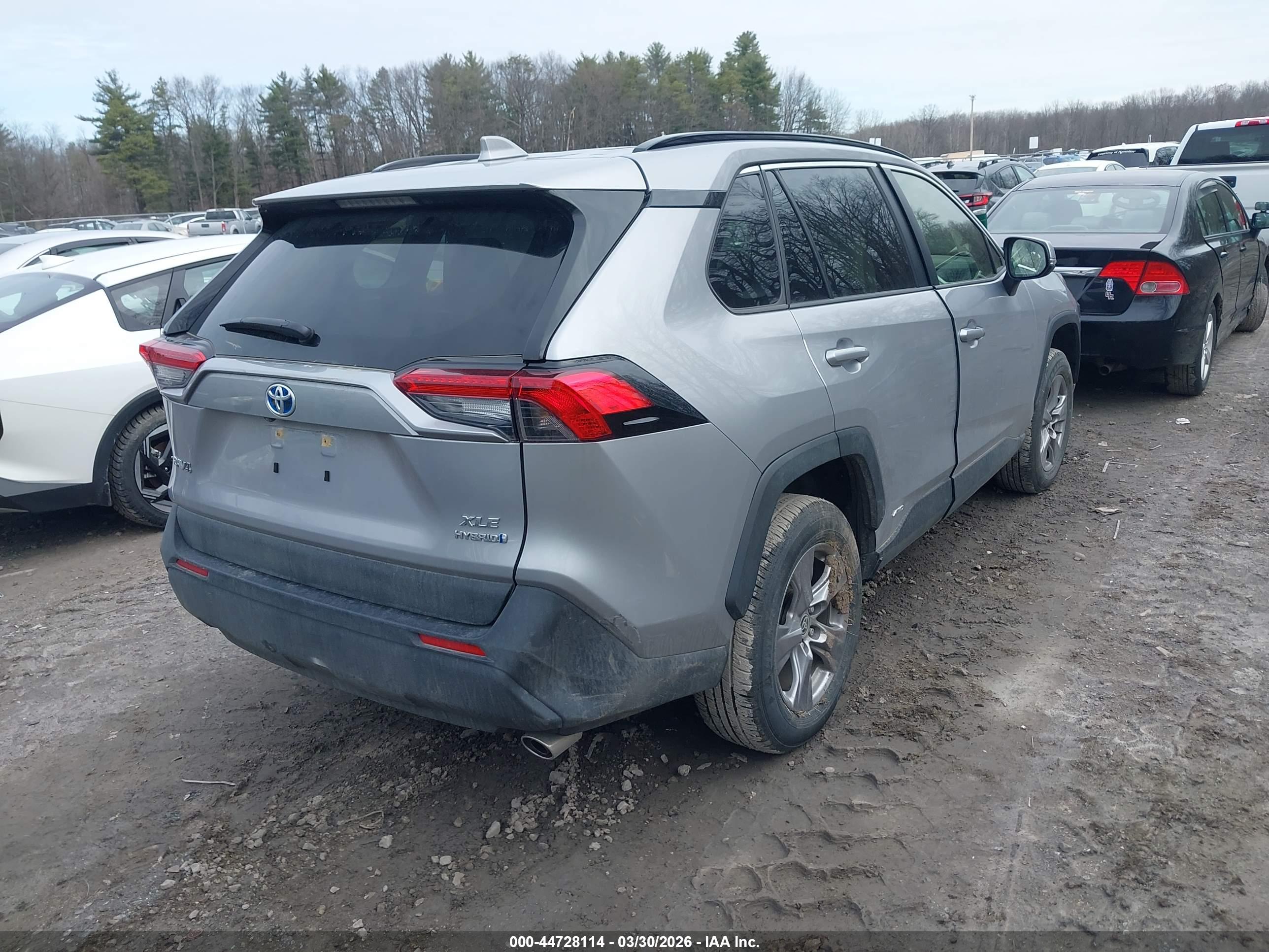 TOYOTA RAV4 image 4
