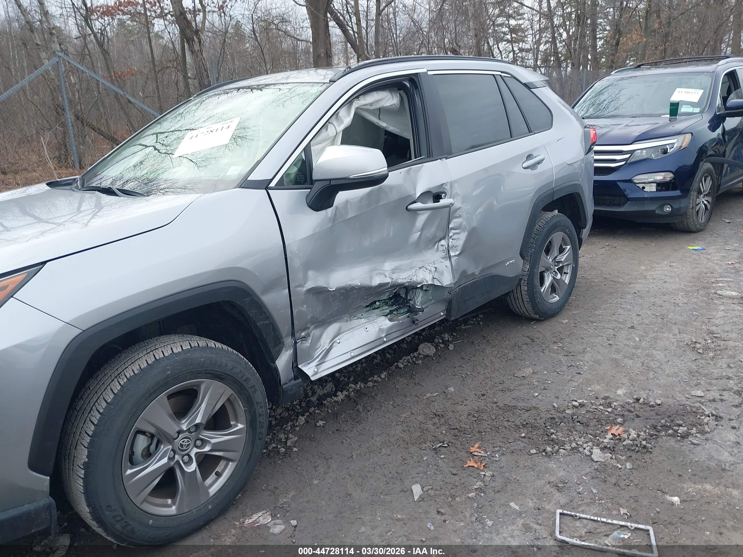 TOYOTA RAV4 image 6