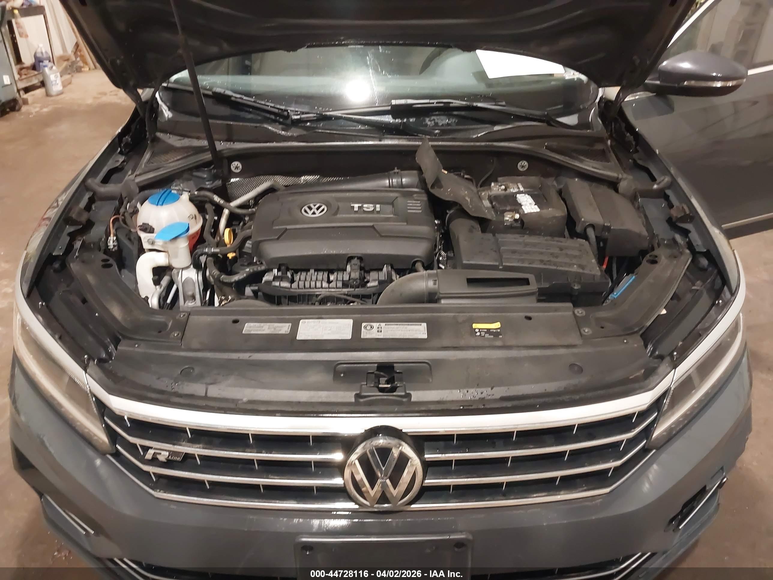 VOLKSWAGEN PASSAT image 10