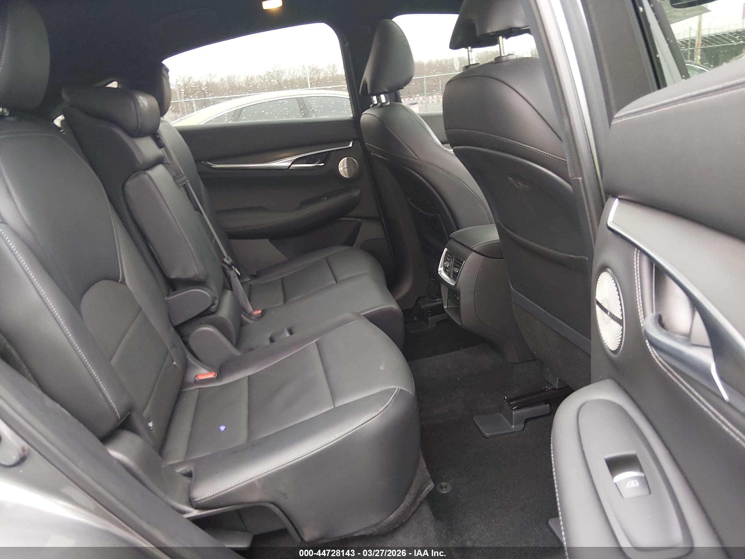 INFINITI QX55 image 8