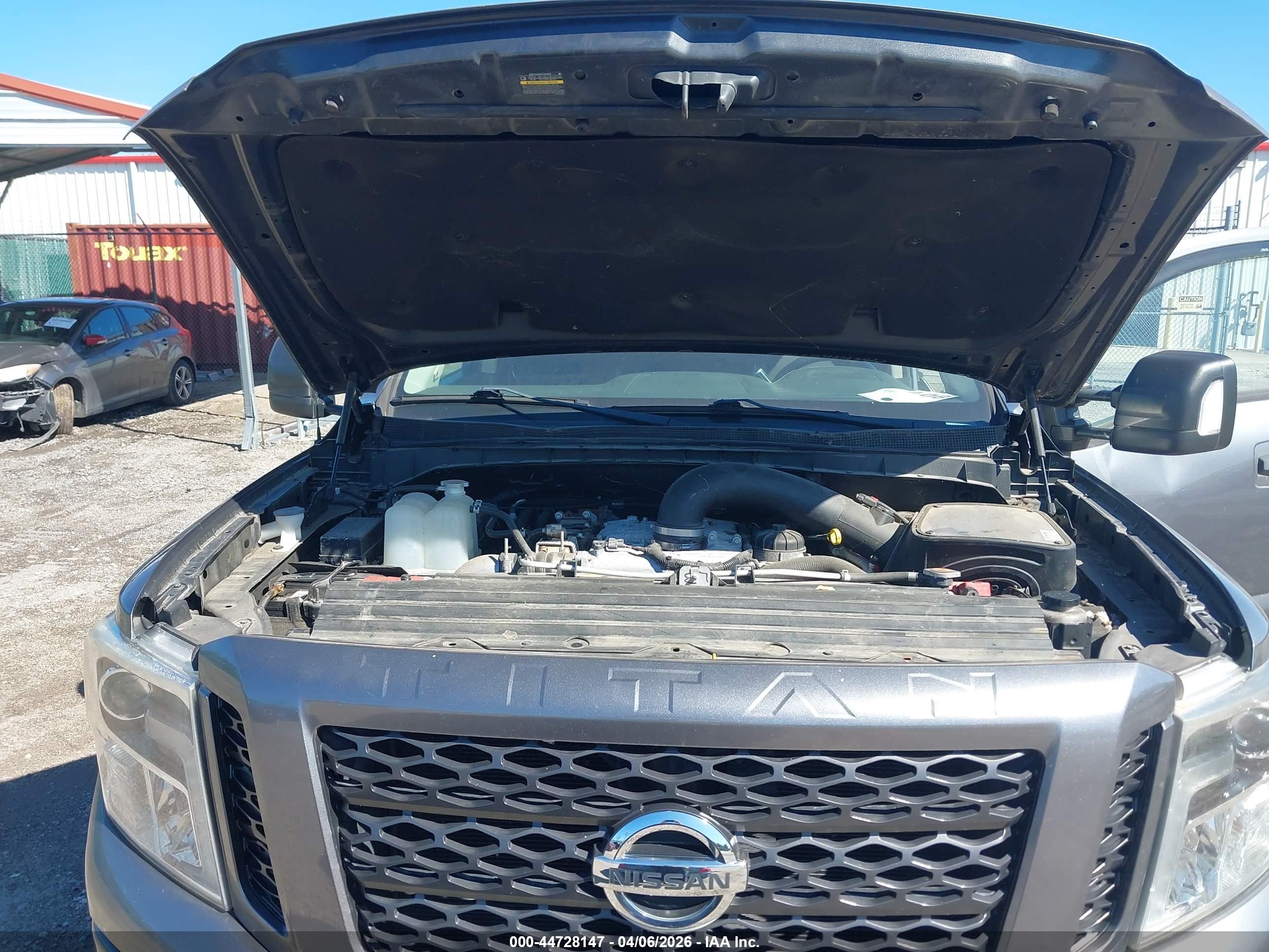 NISSAN TITAN image 10
