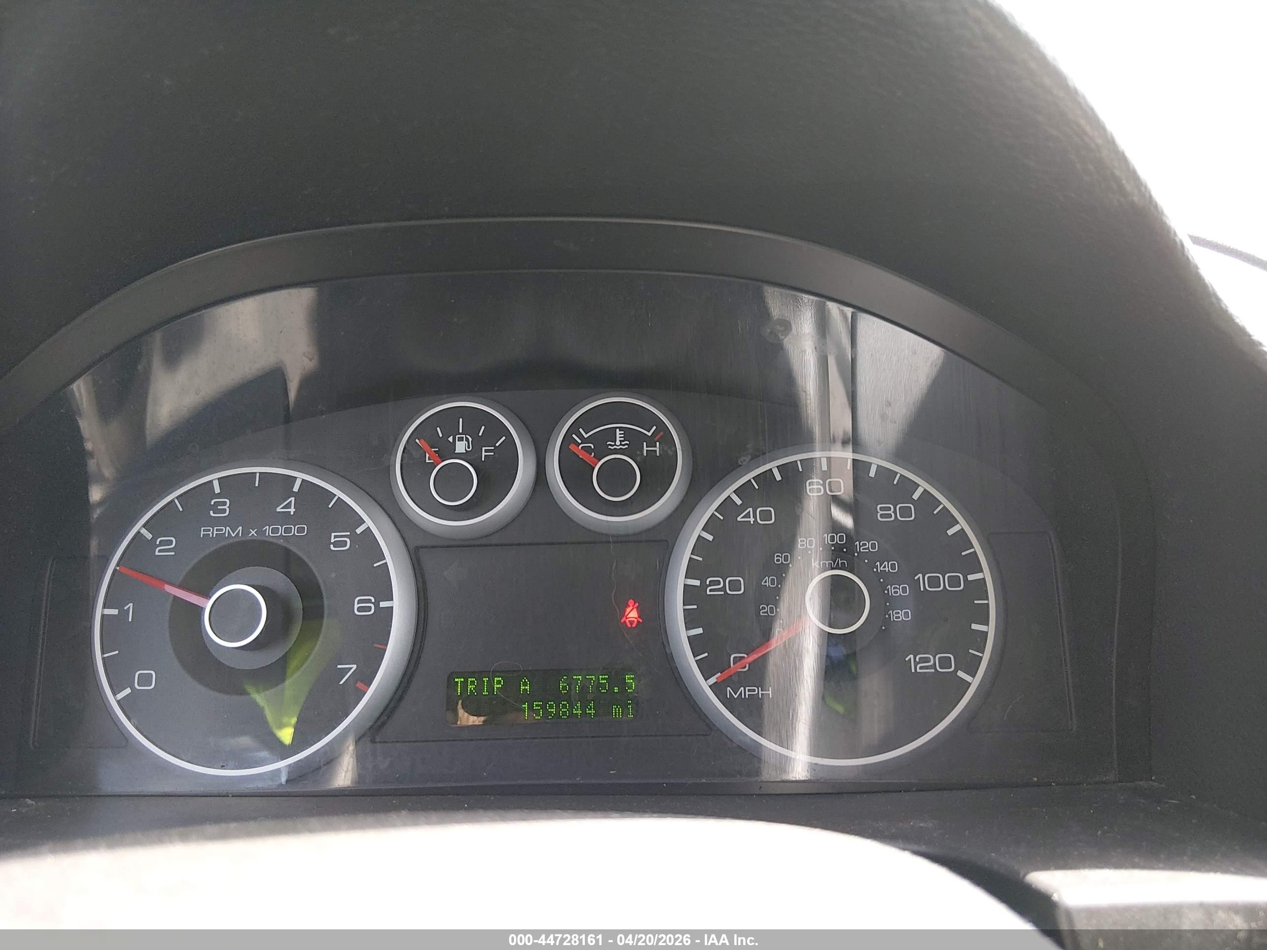 FORD FUSION image 7